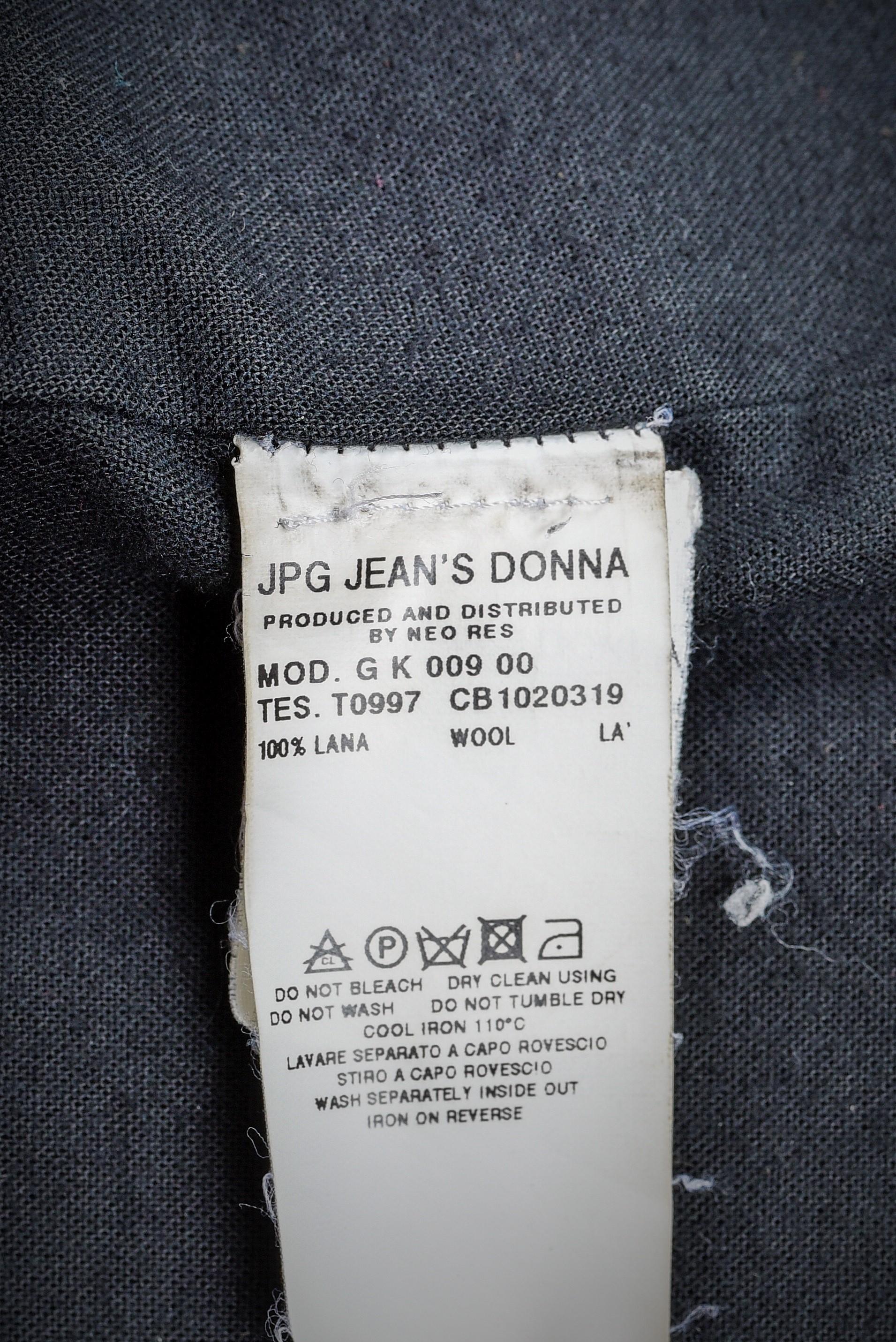 Femenino o masculino JPG.Abrigo negro de lana de Jean-Paul Gaultier - Francia Circa 2010 en venta