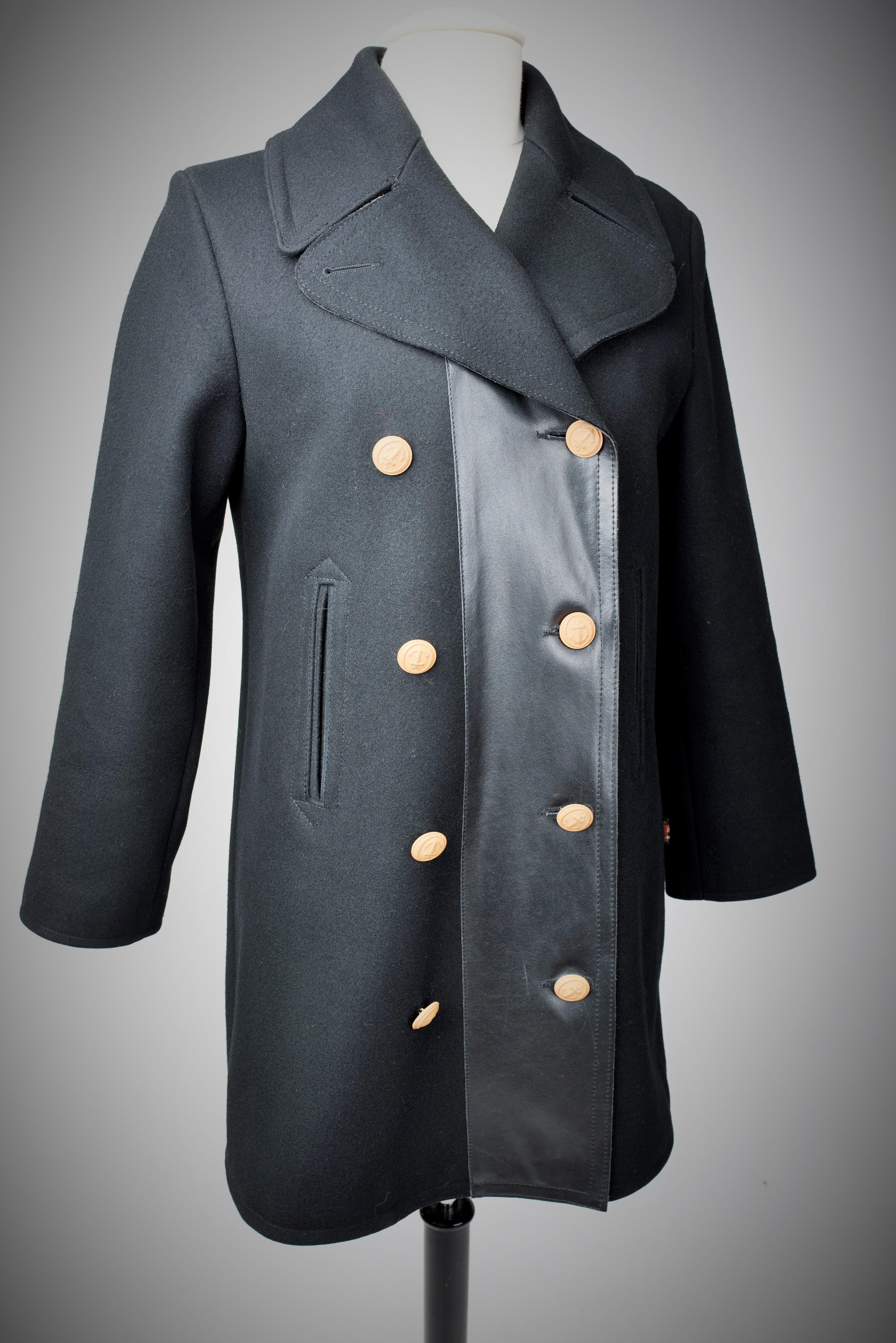 JPG.Abrigo negro de lana de Jean-Paul Gaultier - Francia Circa 2010 en venta 1