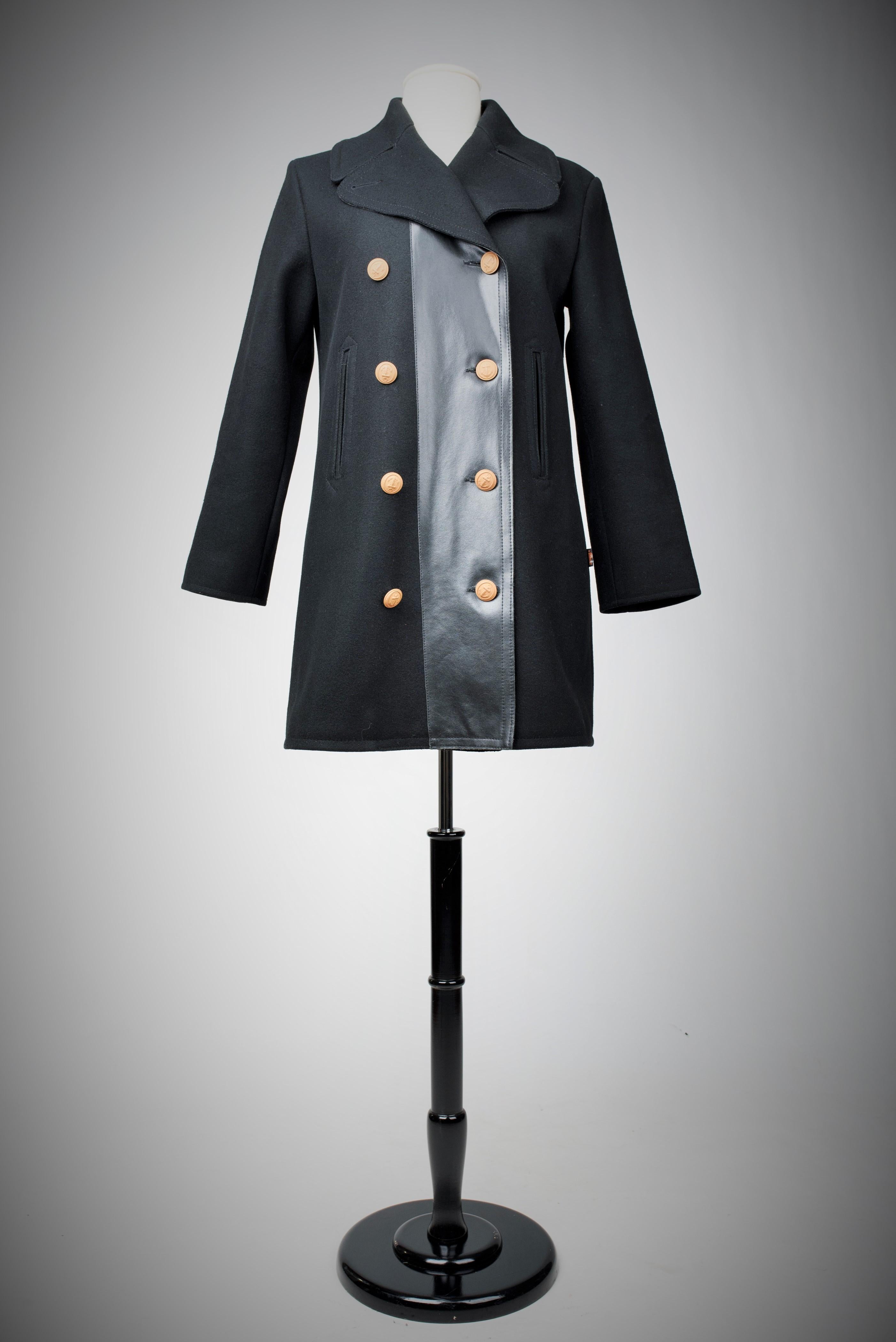 JPG.Abrigo negro de lana de Jean-Paul Gaultier - Francia Circa 2010 en venta 2