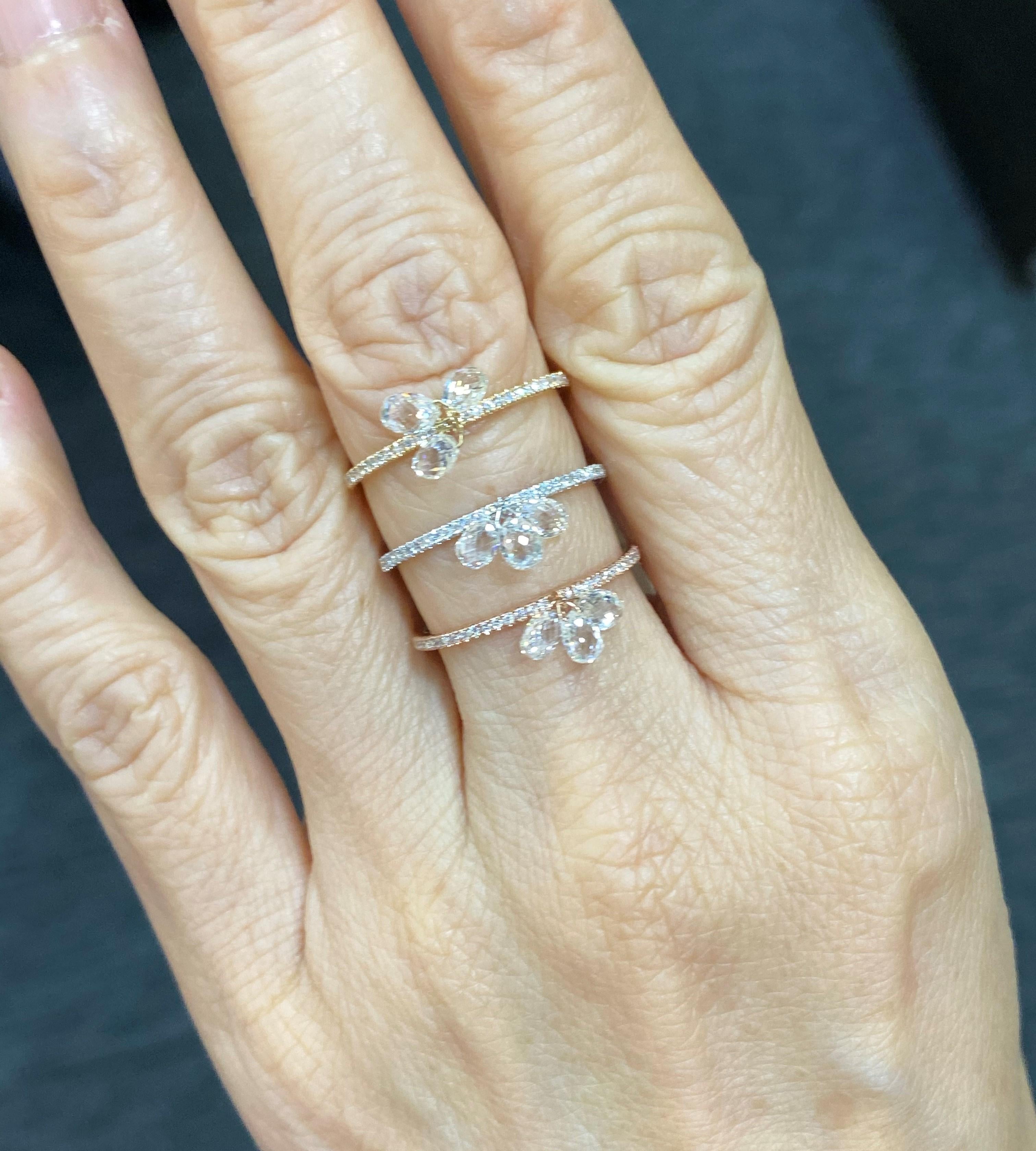JR 1.00 Karat Diamant Briolette Dangling Ring 18 Karat Weißgold

 Inspiriert von der Schönheit eines Regentropfens, ist unser exzentrischer Dangling-Diamantring ein absoluter Hingucker. Er besteht aus 3 Stück Rain Dropp white Diamond