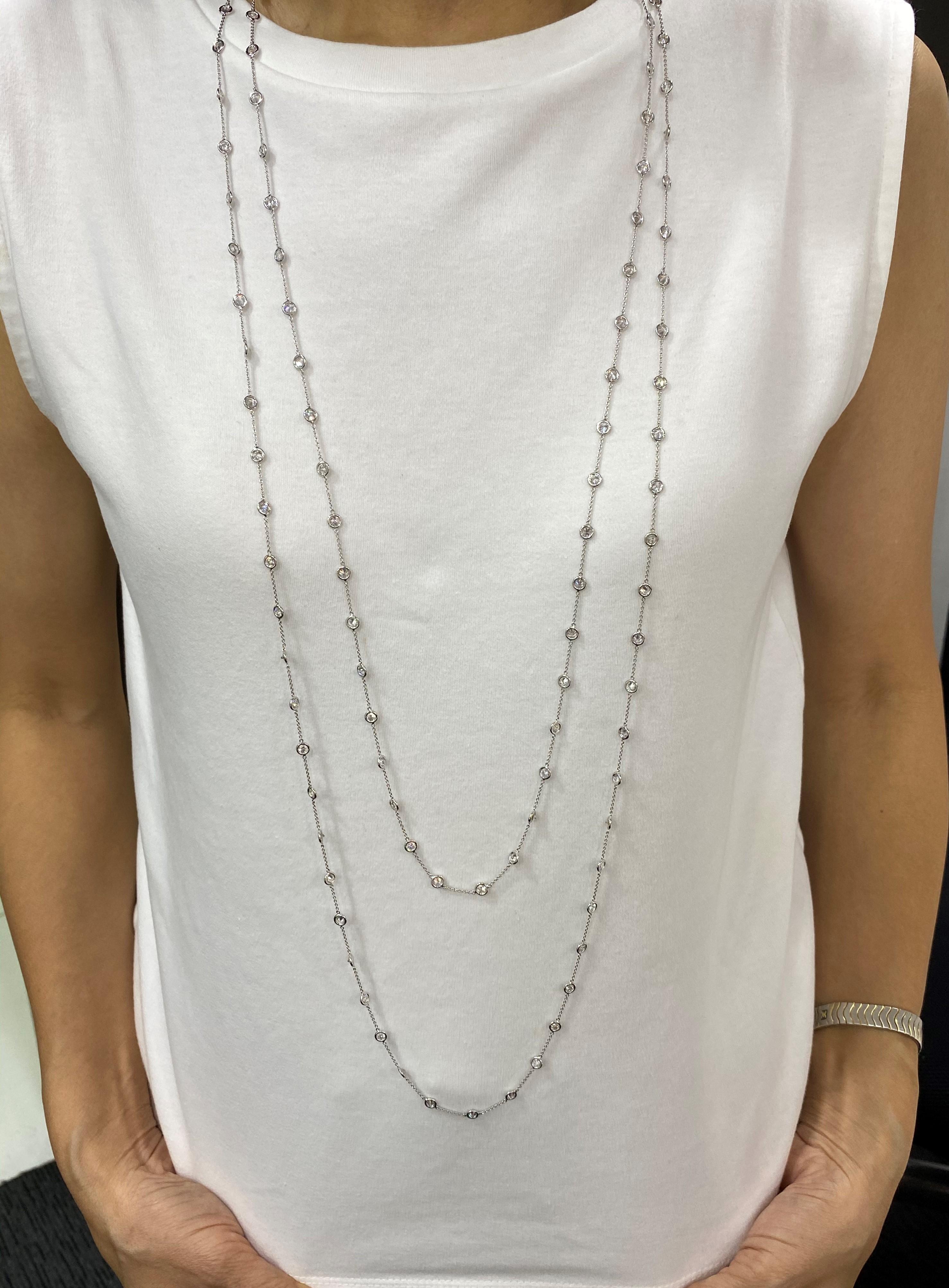 what is the setting of the necklace