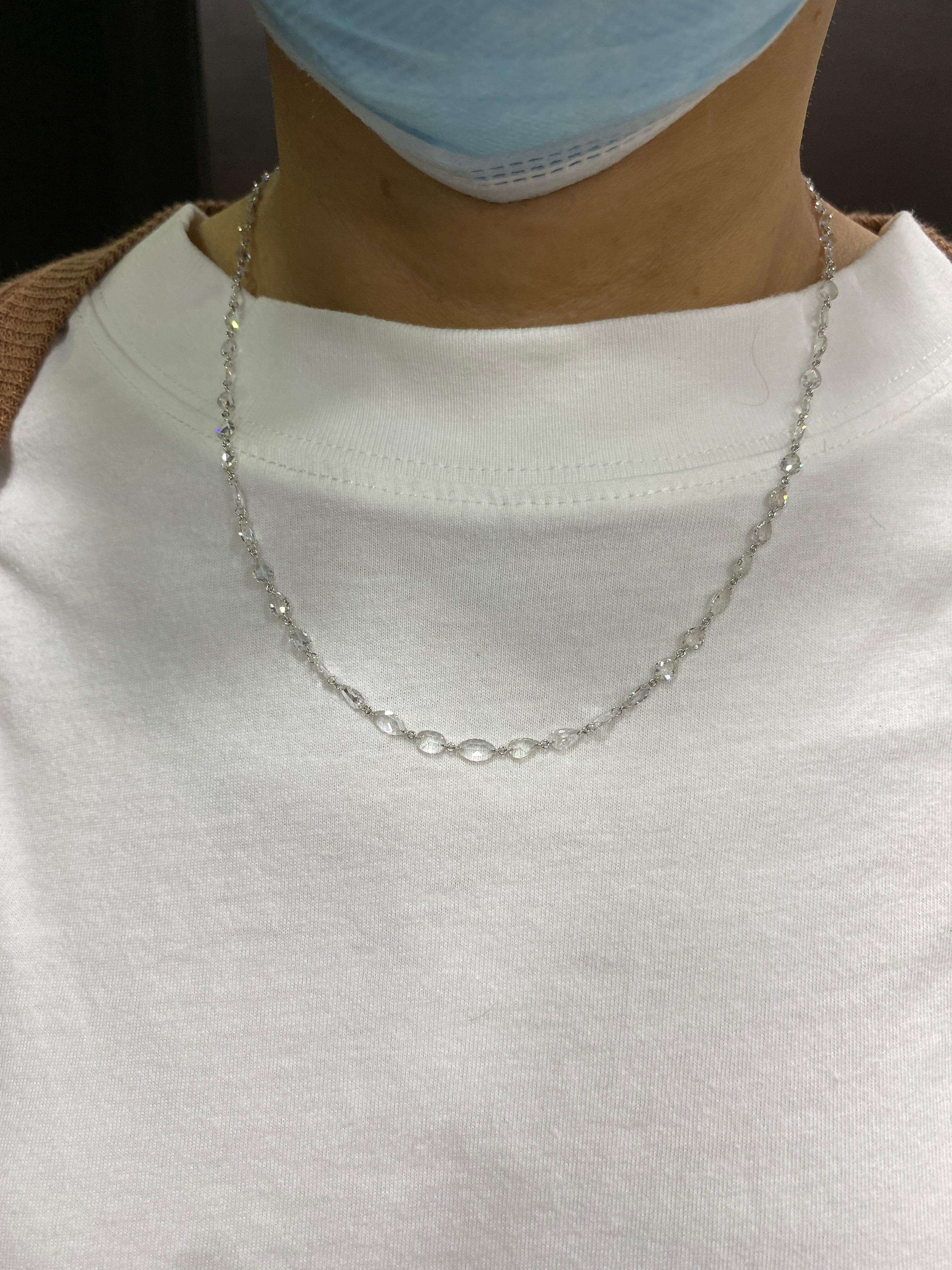 JR Collier en diamant blanc taillé en rose de 10,03 carats 

Ce collier offre un look complet en lui-même. Le fermoir est spécialement conçu avec une monture en diamant pavé. Il peut également être porté comme collier de superposition.

Longueur du