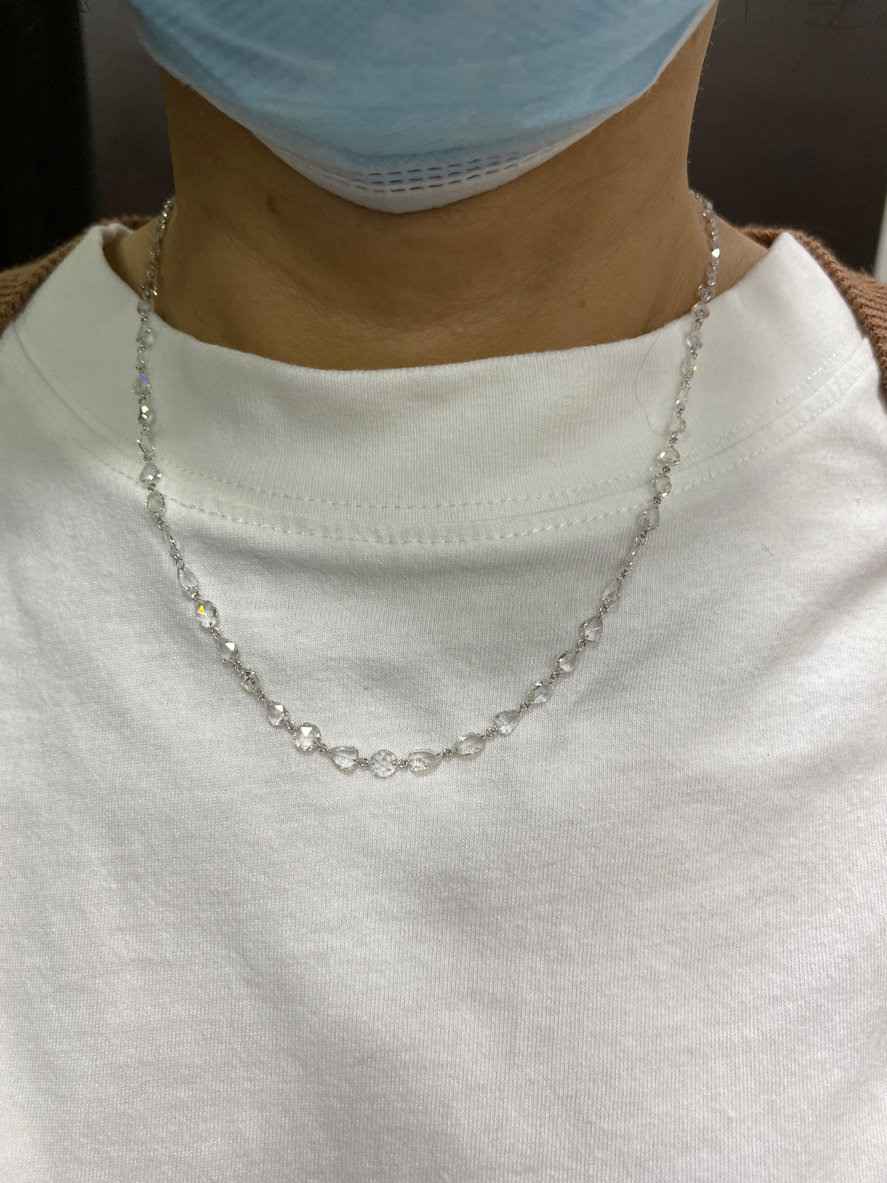 JR Collier en diamant blanc taillé en rose de 12,19 carats 

Ce collier offre un look complet en lui-même. Le fermoir est spécialement conçu avec une monture en diamant pavé. Il peut également être porté comme collier de superposition.

Longueur du