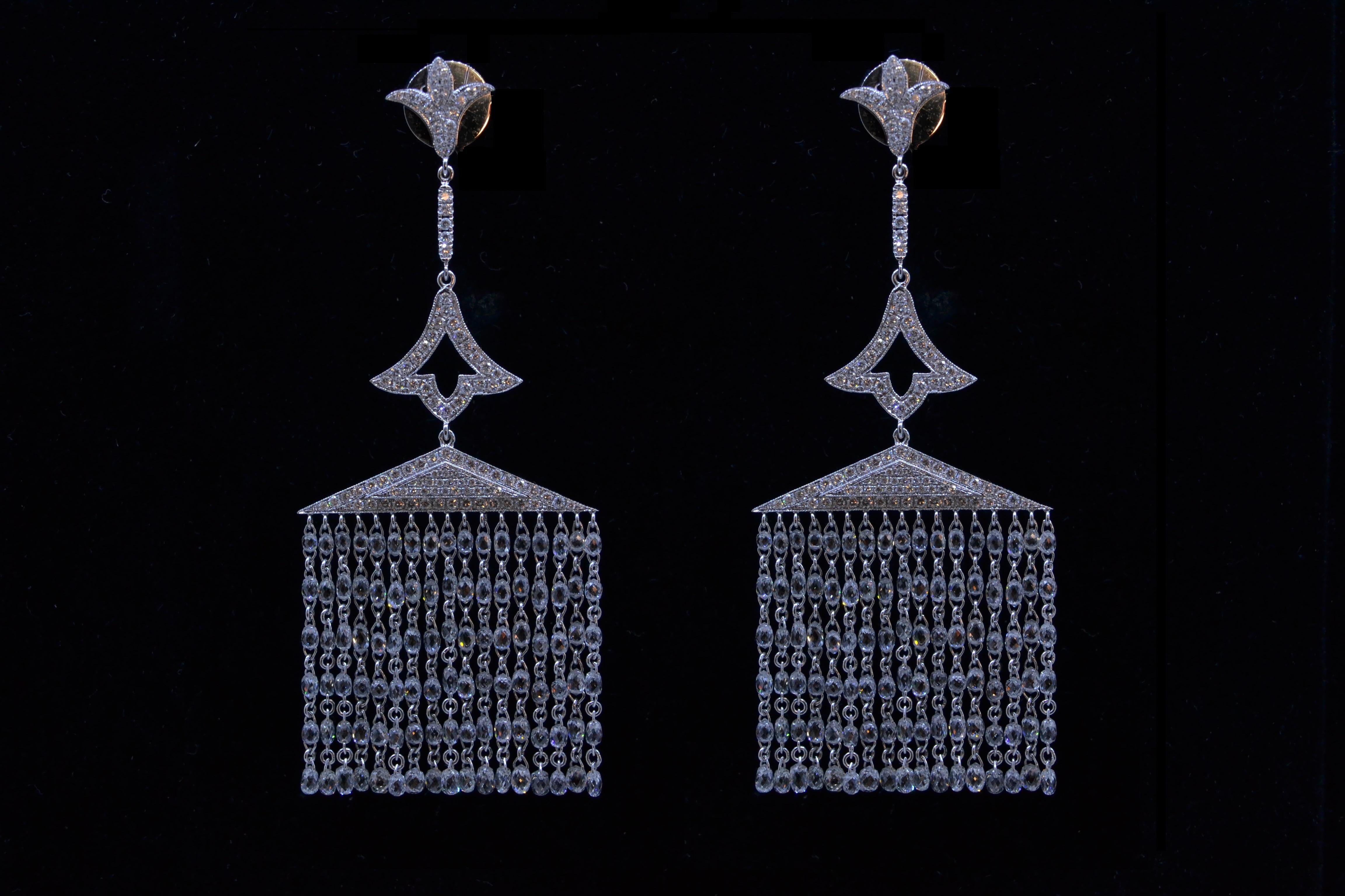 Taille briolette JR Boucles d'oreilles en or blanc 18 carats avec pampilles en forme de briolette en diamants de 13,03 carats en vente