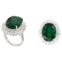 JR 18 Karat Weißgold Ring mit unsichtbarem Diamant-Briolette-Smaragd, JR