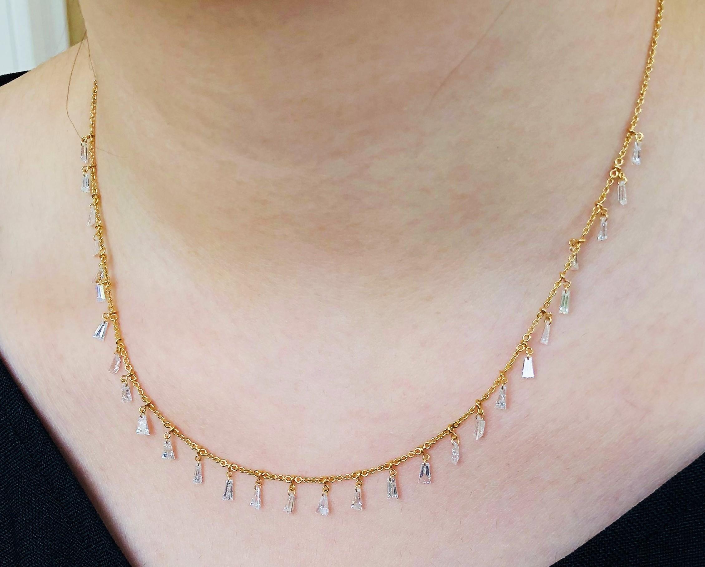 Moderno JR 2,40 carati di diamante bianco baguette in oro giallo 18 carati - Collana pendente in vendita