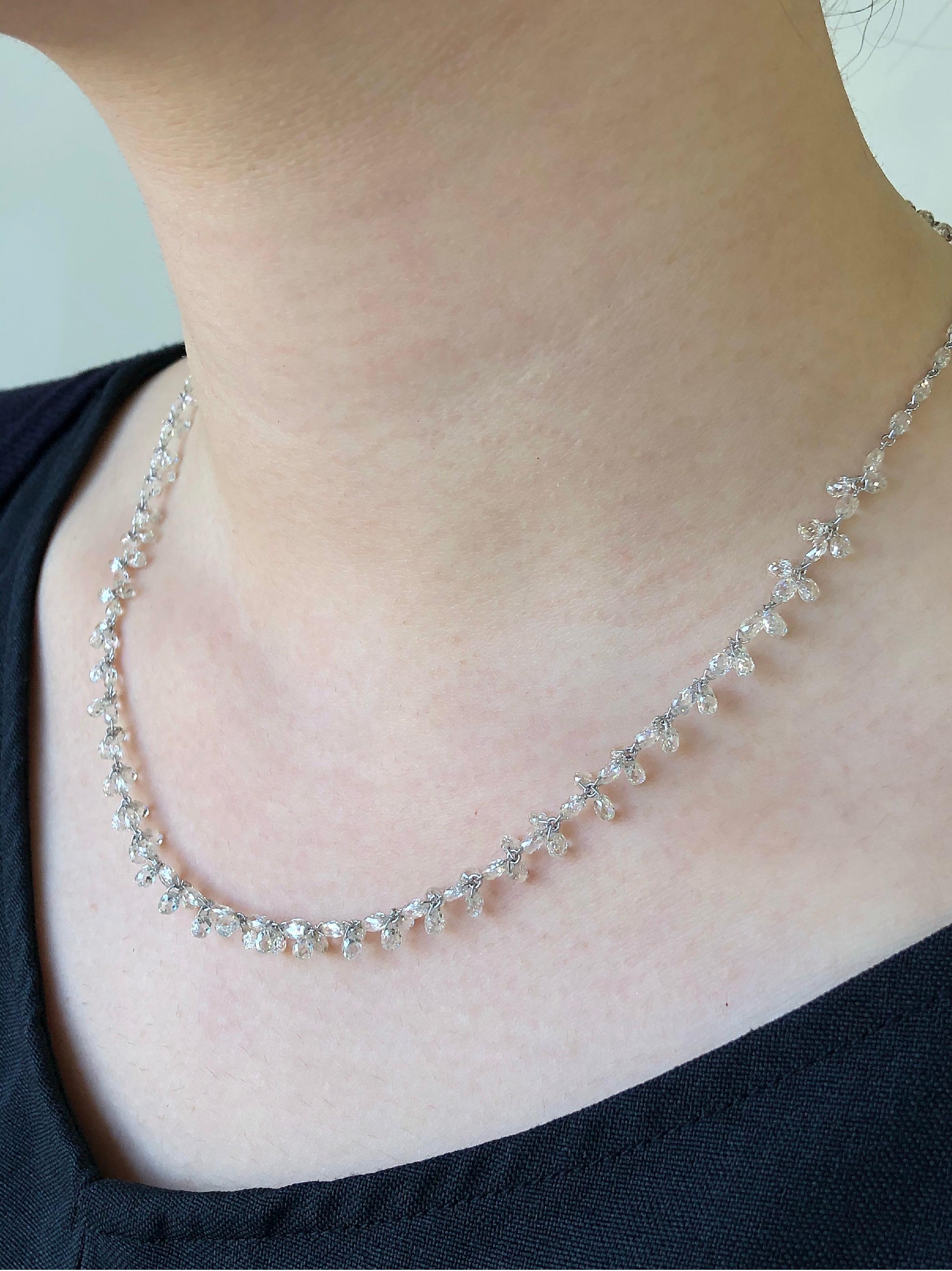 Contemporain JR Collier pendant en or blanc 18 carats avec briolette de diamants de 26,07 carats en vente