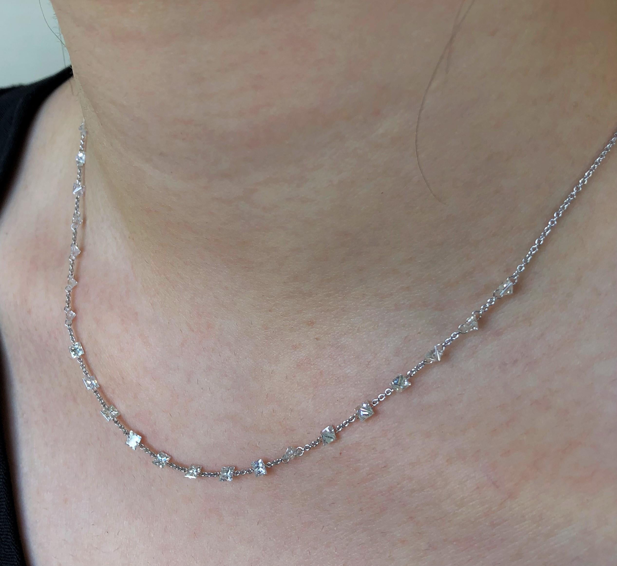 JR Collier en or blanc 18 carats avec diamants blancs brillants de 3,37 carats Neuf - En vente à Hong Kong, HK