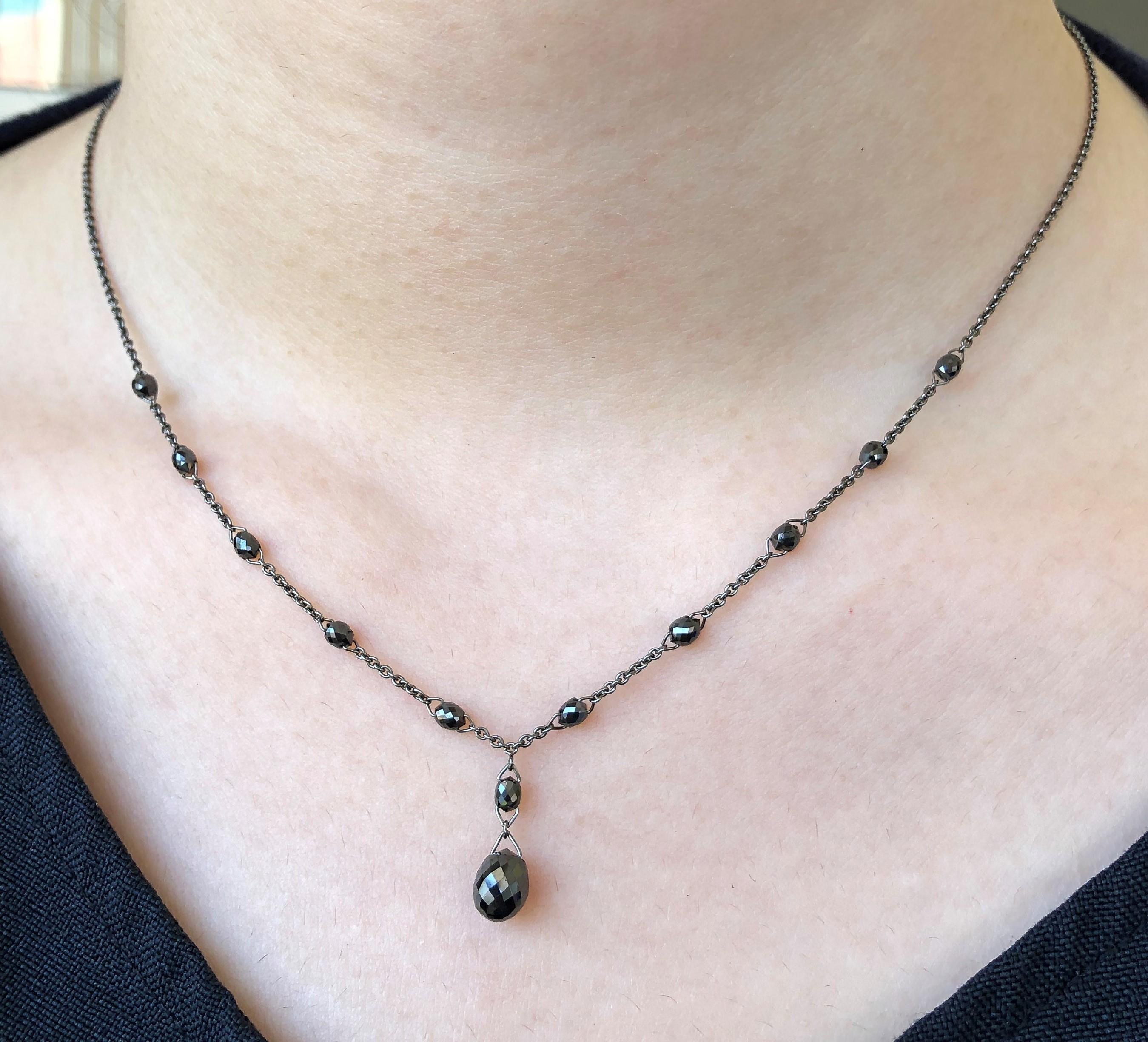 Taglio briolette JR Collana con diamanti neri briolette da 3,52 carati in oro 18 carati in vendita