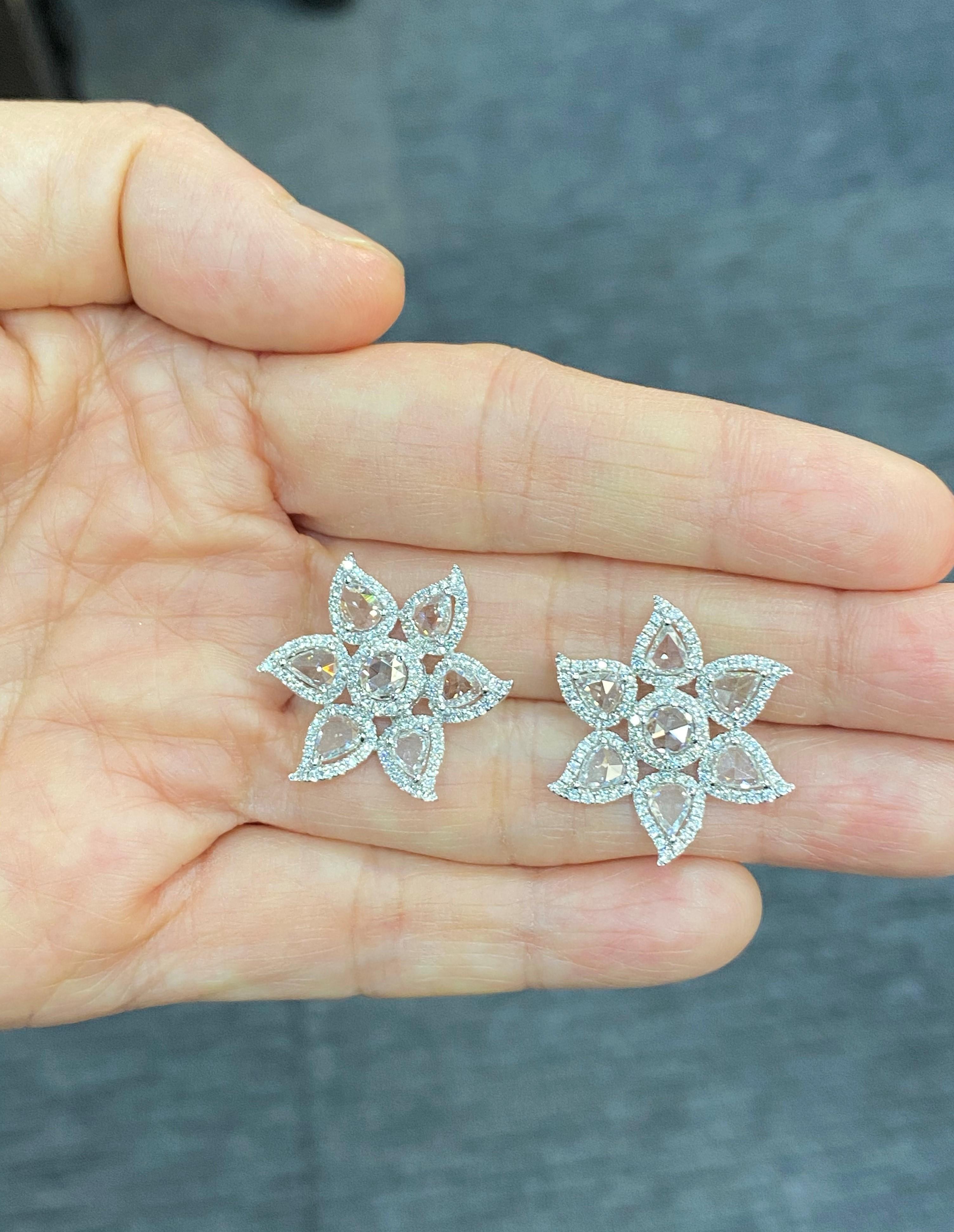 JR Boucle d'oreille en or blanc 18 carats 3,99 carats diamant taille rose fleur Neuf - En vente à Hong Kong, HK