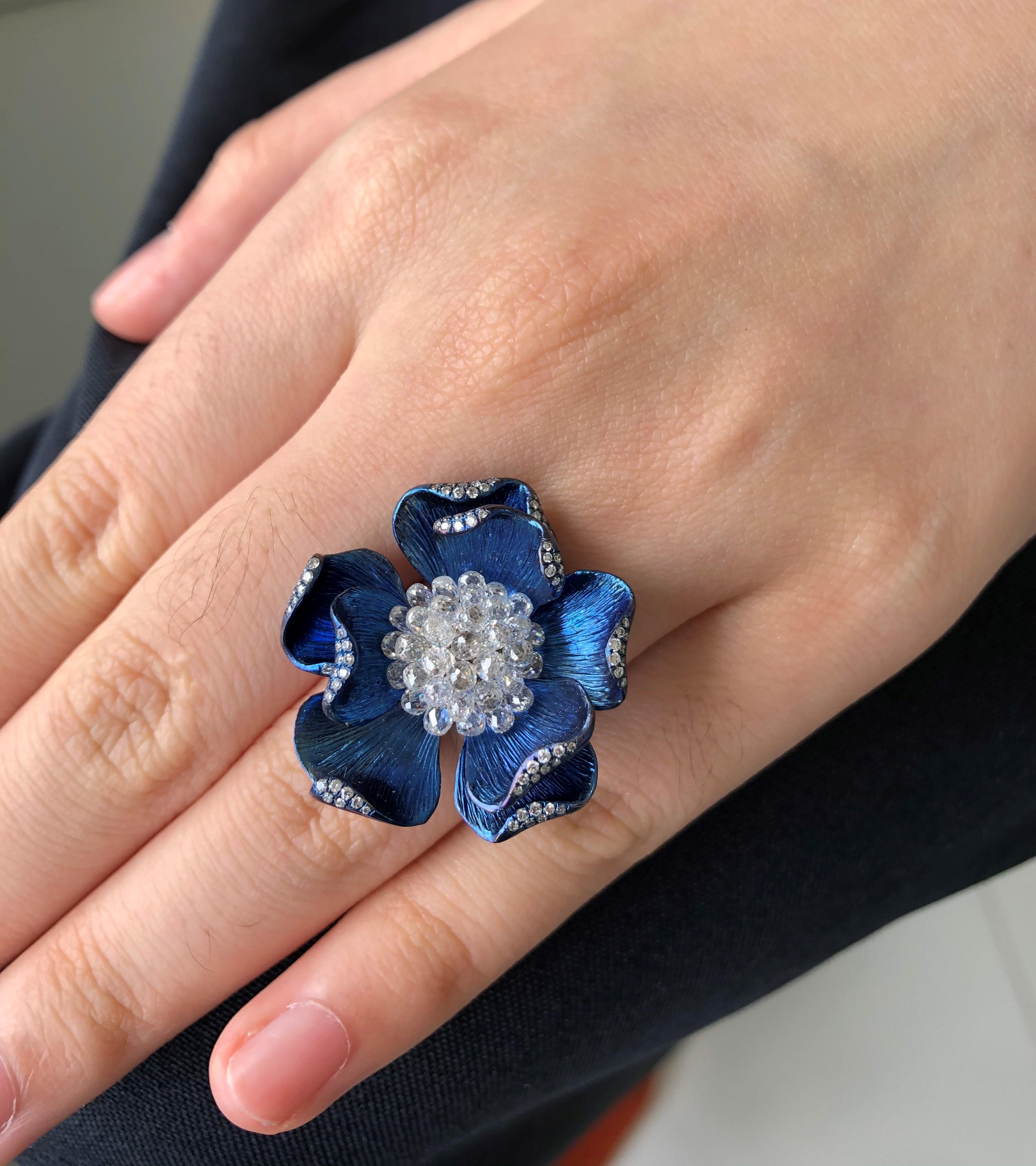 JR Anillo Flor de Titanio Briolette con Diamante de 4,44 Quilates Contemporáneo en venta