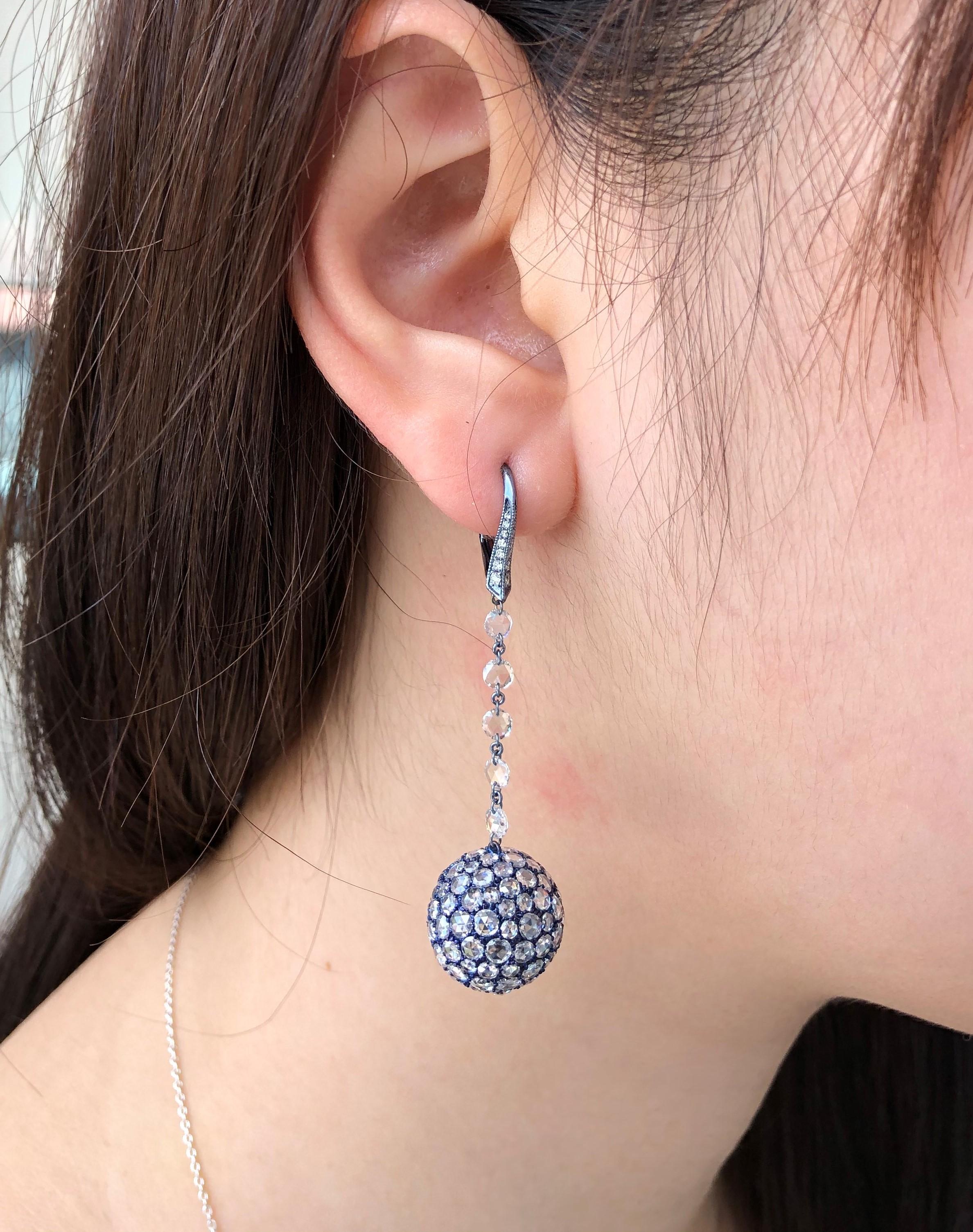 Moderne JR Boucles d'oreilles en titane avec diamants taille rose de 9,73 carats en vente