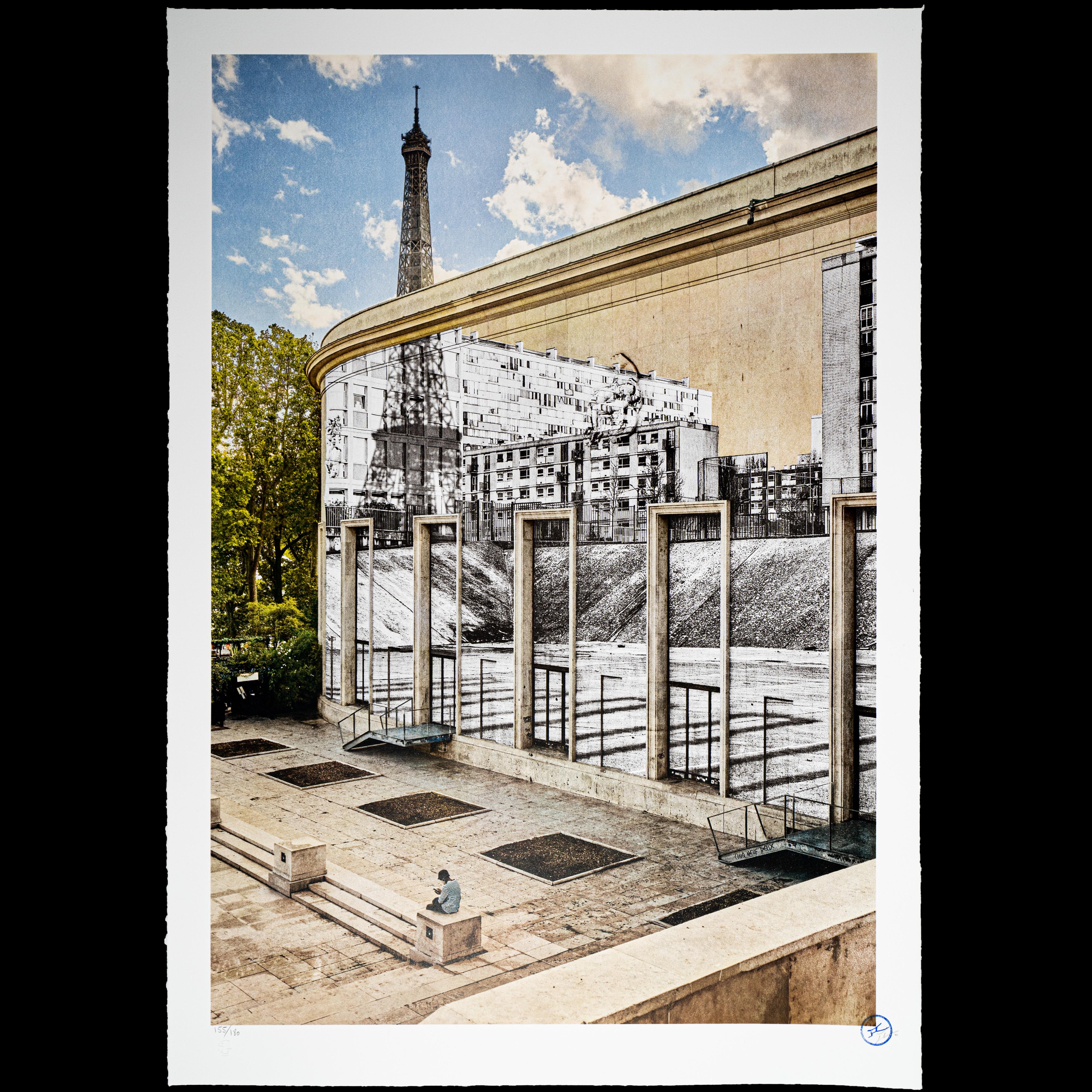 JR artist Figurative Print – JR Au Palais De Tokyo, 28 Aout 2020, 16h12, Paris, Paris  - Contemporary, 21. Jahrhundert