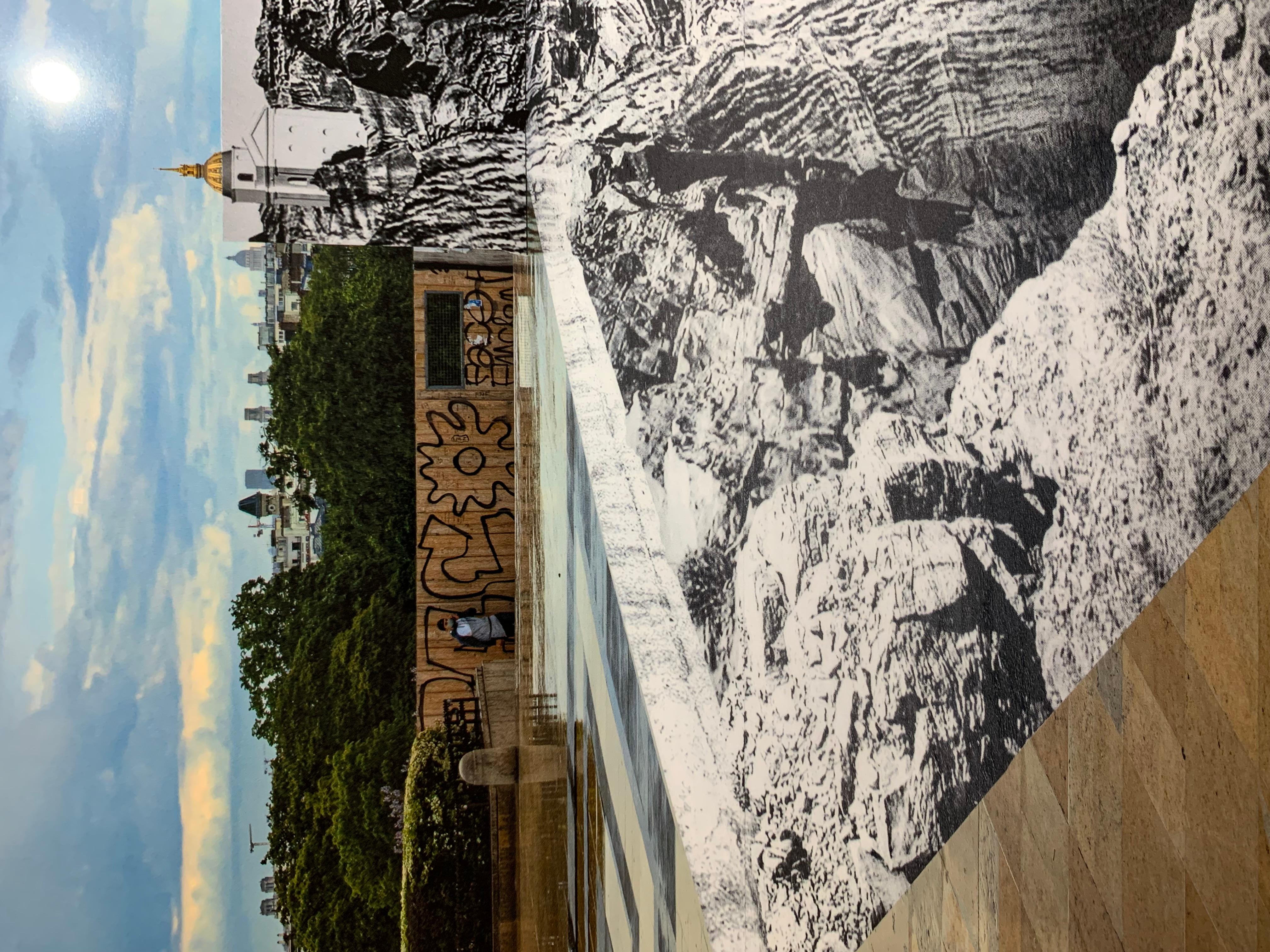 JR
Trompe l'oeil, Les Falaises du Trocadéro, 18 mai 2021, 19h58, Paris, France, 2021
2021
Giclée Print Laminated with G-gloss, Mounted on 3mm Dibond
64 × 96 cm
(25.2 × 37.8 in)
In mint condition

Signed by JR on the bottom right corner (stamp and