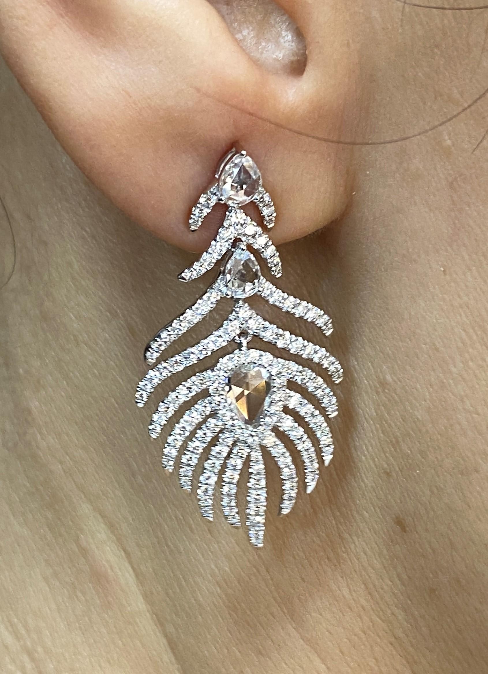 Contemporary JR Peacock Feather 18 Karat White Gold Earring For Sale