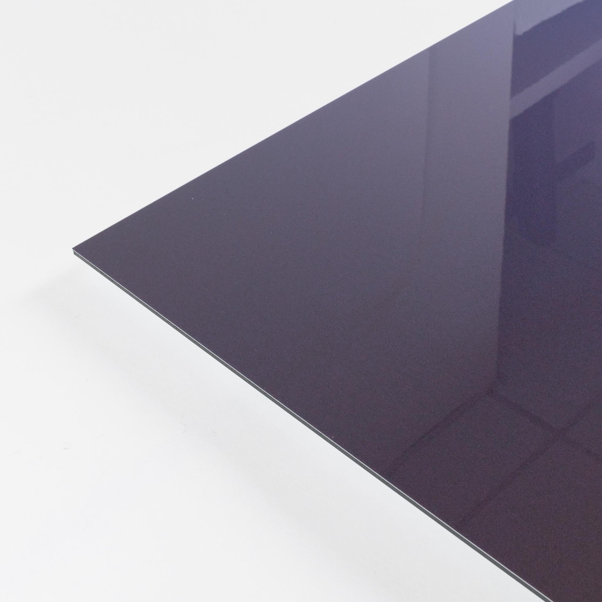 Giclée-Druck laminiert mit G-Glanz, aufgezogen auf 3mm Dibond
Auflage von 292
Signiert und nummeriert auf einem Label auf der Rückseite
Postfrisch, wie ausgegeben. Verkauft in der Original-HENI-Box