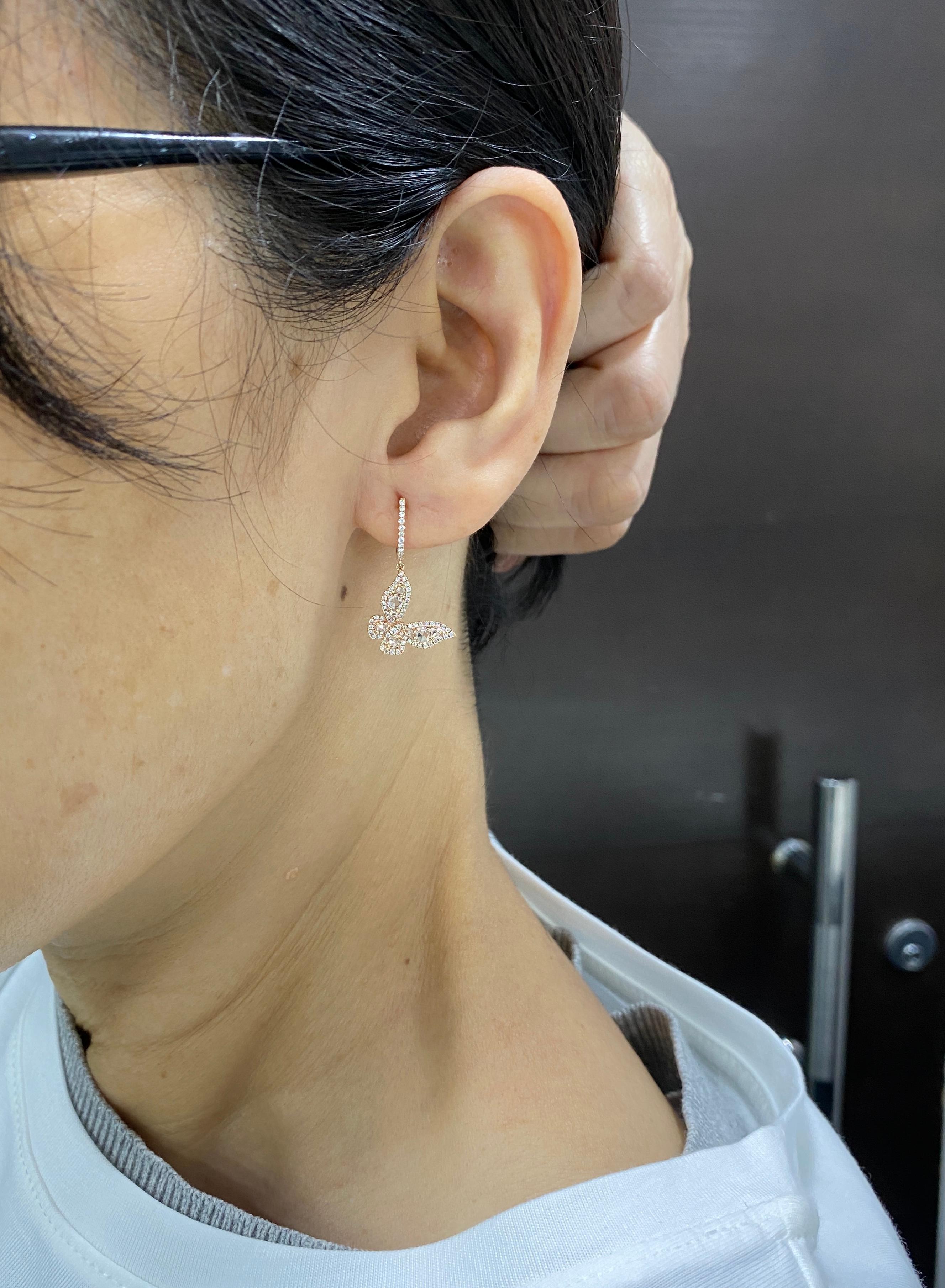 Orecchino JR Rose Cut Butter Fly in oro rosa 18 carati

Un delicato paio di orecchini a farfalla con diamanti taglio rosa.  La forma di questi orecchini è unica e bellissima. Questa bellezza luminosa sarà una grande aggiunta alla collezione di