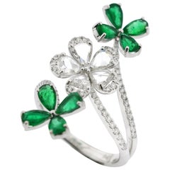 Anello JR con diamante taglio rosa e fiore di smeraldo in oro bianco 18 carati