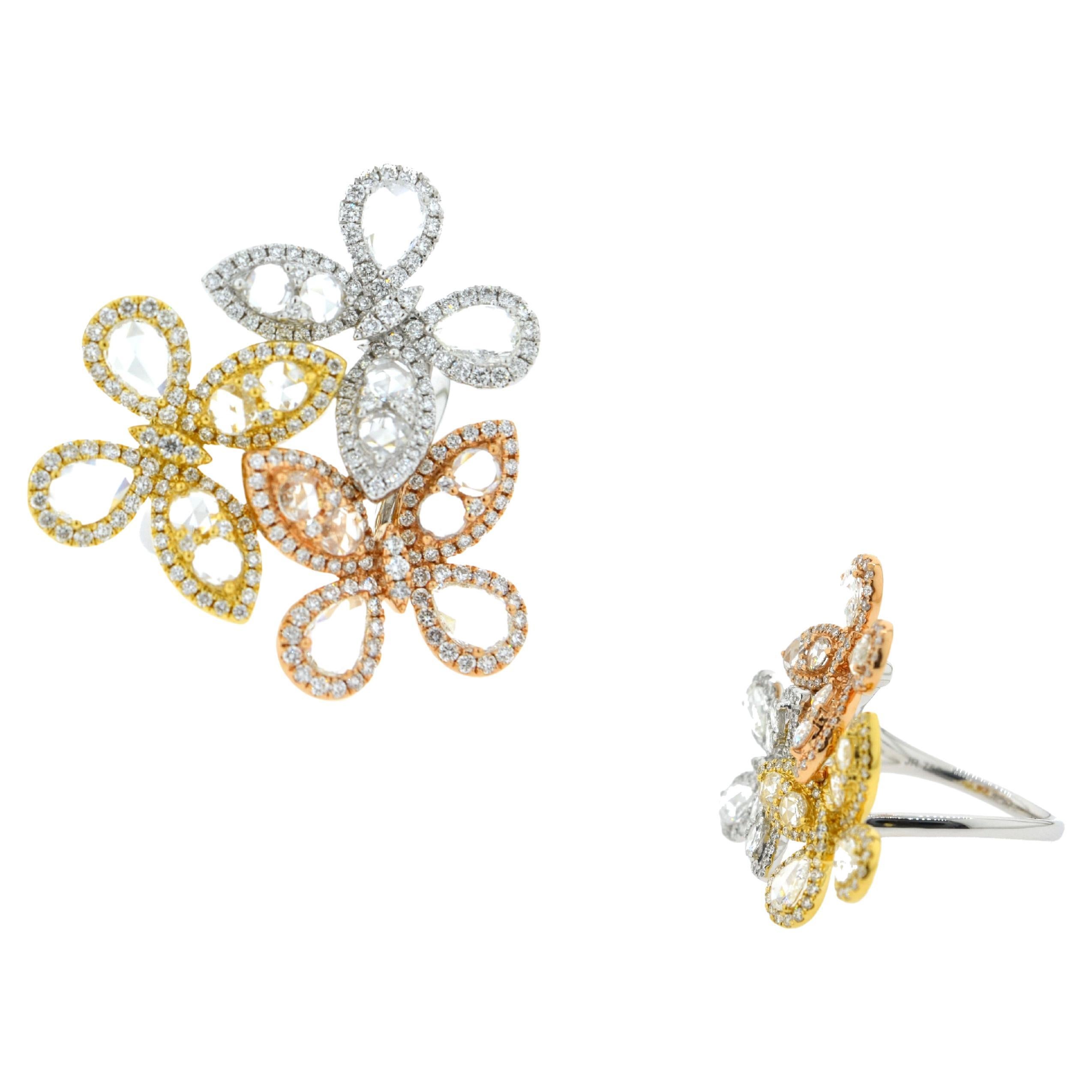 Anillo de oro de 18 quilates con triple flor de diamantes talla rosa JR