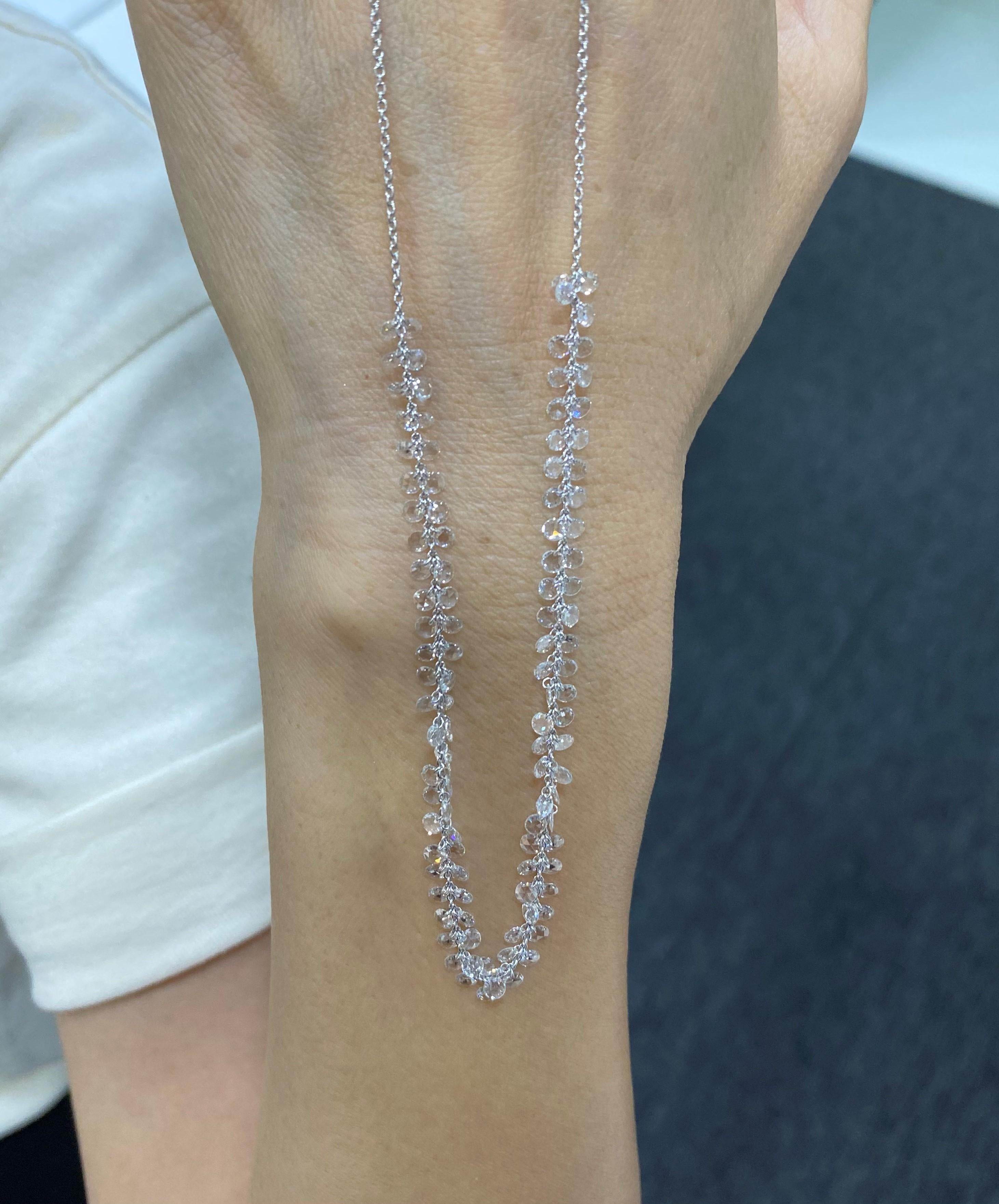 Moderne JR Collier pendant à fleurs taille rose en or blanc 18 carats en vente