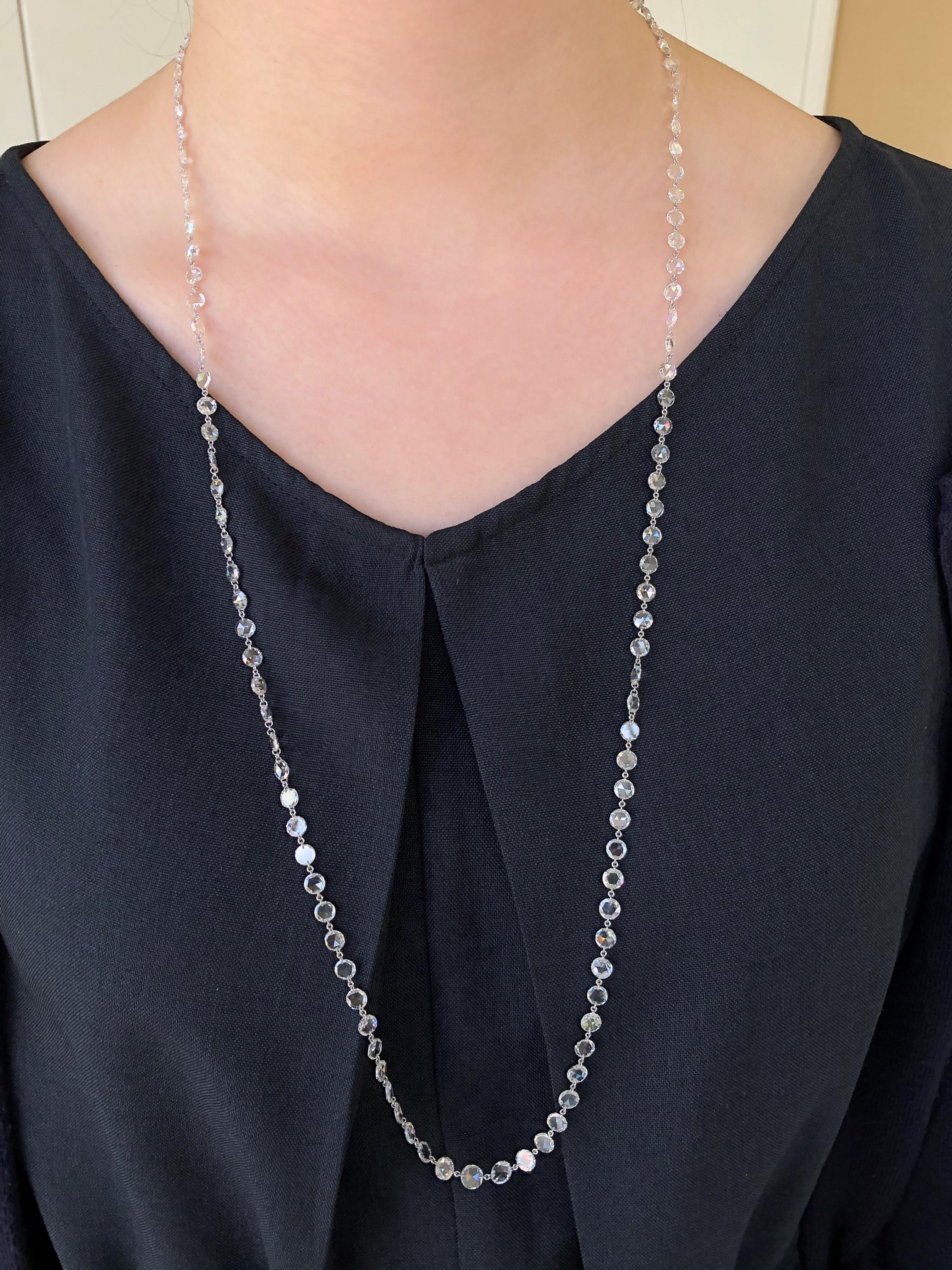 JR Collier en diamant blanc taillé en rose de 33,10 carats

Ce collier offre un look complet en lui-même. Whiting contient 117 diamants blancs ronds taillés en rose. Le poids total des diamants est de 33,10 carats. Le fermoir est spécialement conçu