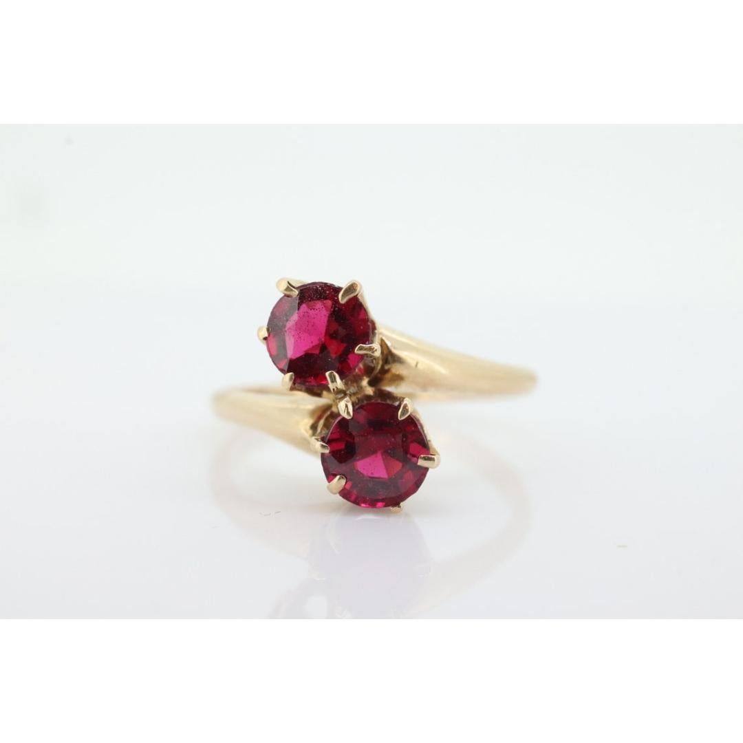 Women's JR Wood 14K Garnet Twin Band. Vintage Jr Wood and Sons Garnet Victorian claw For Sale