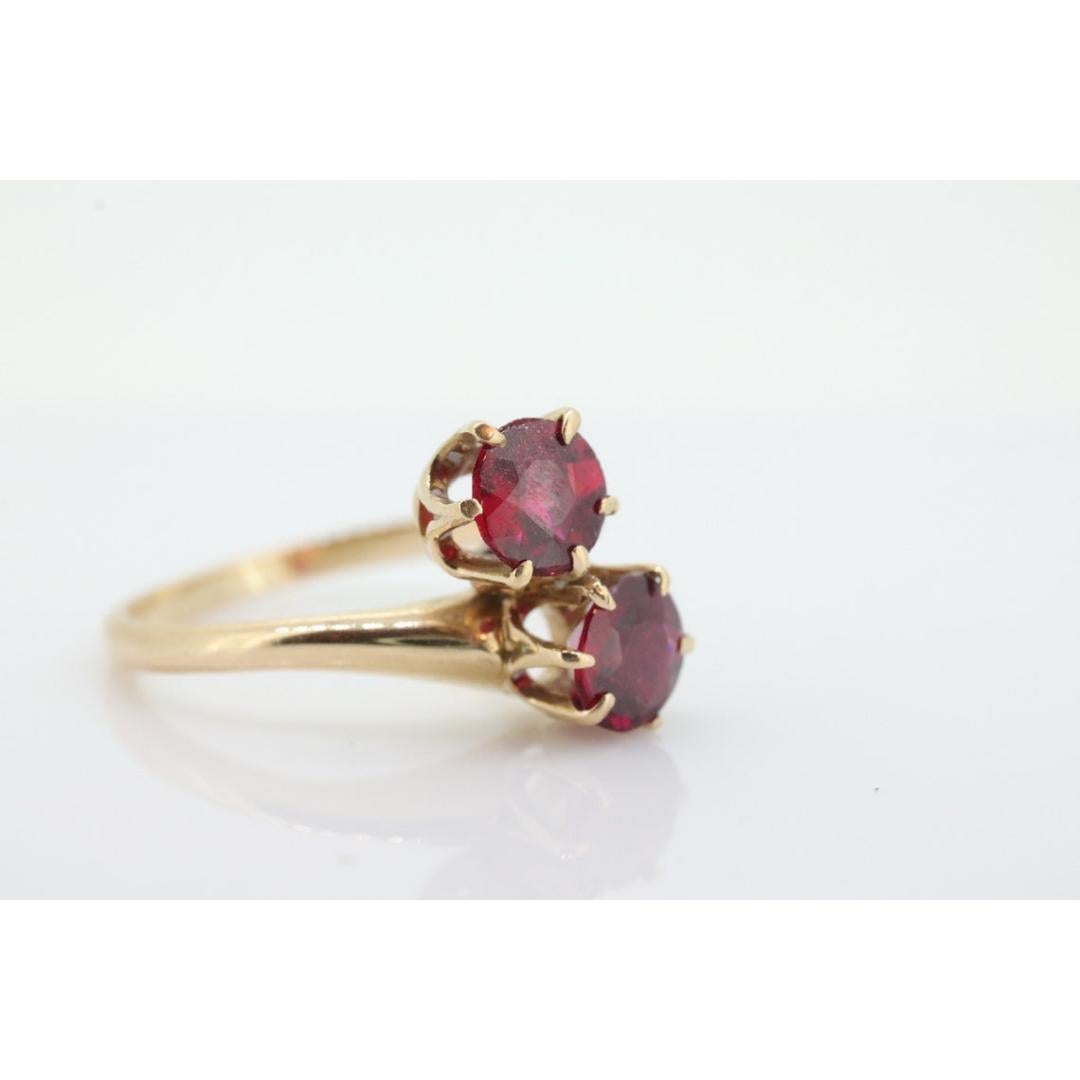 JR Wood 14K Garnet Twin Band. Vintage Jr Wood and Sons Garnet Victorian claw For Sale 2