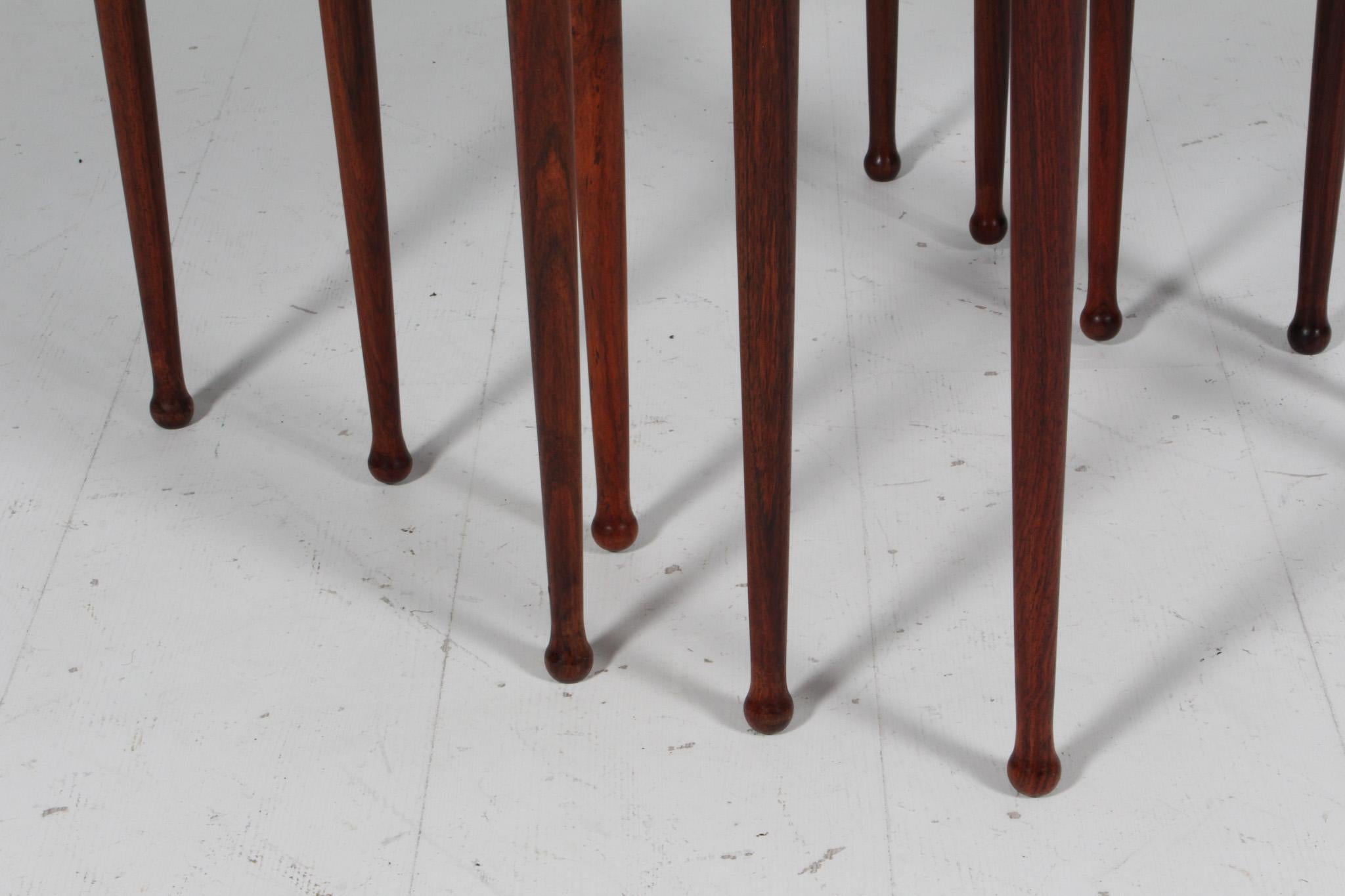 Scandinave moderne Jørgen Aakjær Ensemble de tables gigognes, bois de rose, Danemark, années 1960 en vente