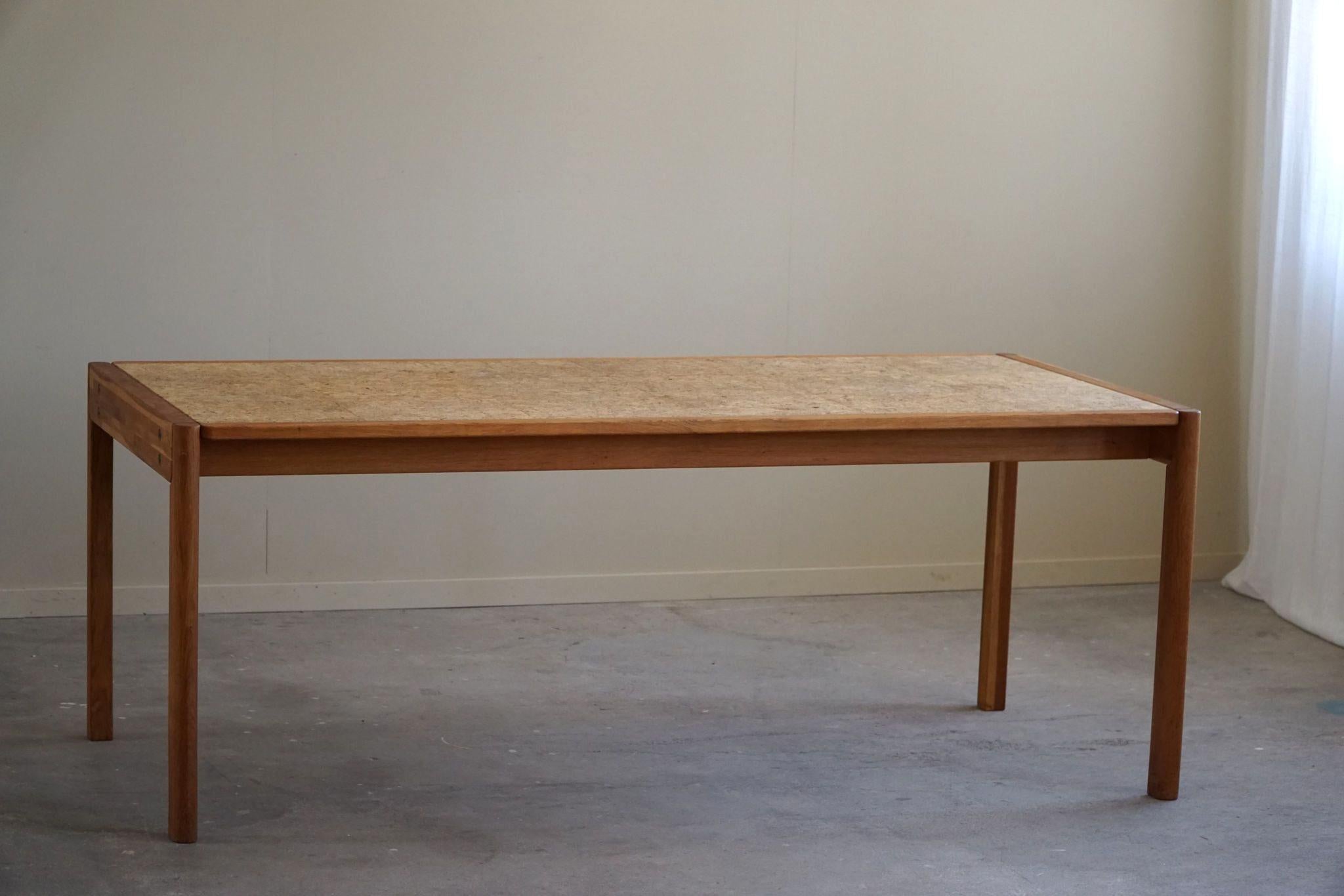 Jørgen Bækmark, Dining Table in Oak & Cork, Danish Mid Century Modern, 1960s In Good Condition For Sale In Odense, DK