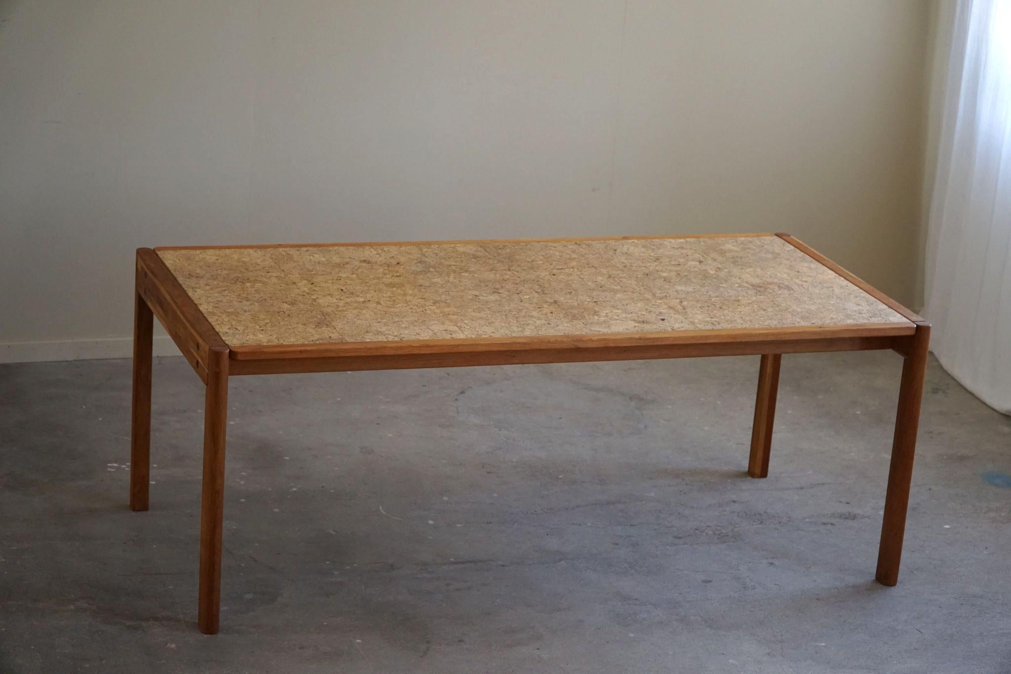 Jørgen Bækmark, Table de salle à manger en Oak & Cork, Danish Mid Century Modern, 1960s Bon état - En vente à Odense, DK