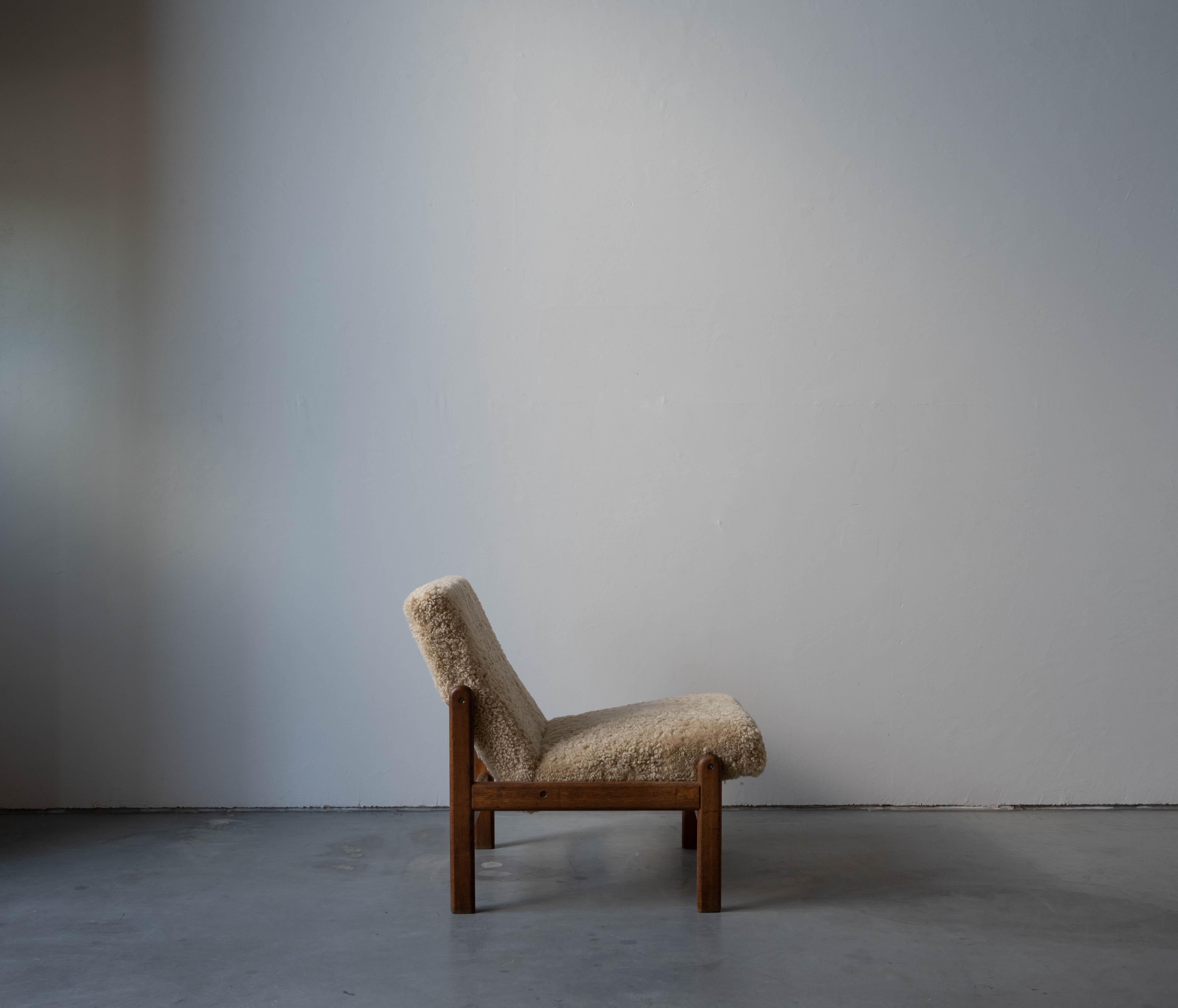 Jørgen Bækmark, Slipper Chair, Oak, Shearling, FDB Møbler, Denmark, 1960s 1