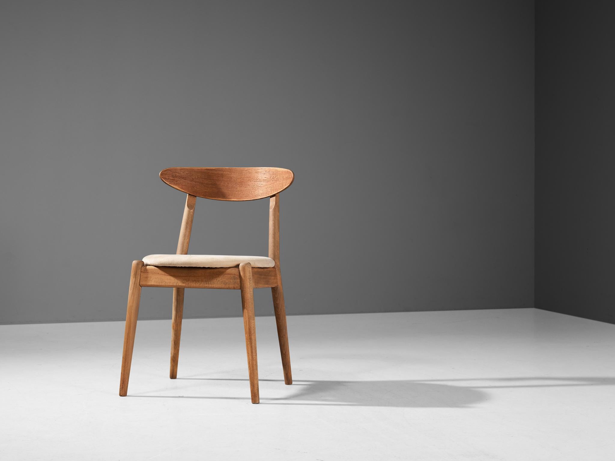 Jørgen Bo and Vilhelm Wohlert ‘Louisiana’ Dining Chair in Oak and Suede In Good Condition In Waalwijk, NL