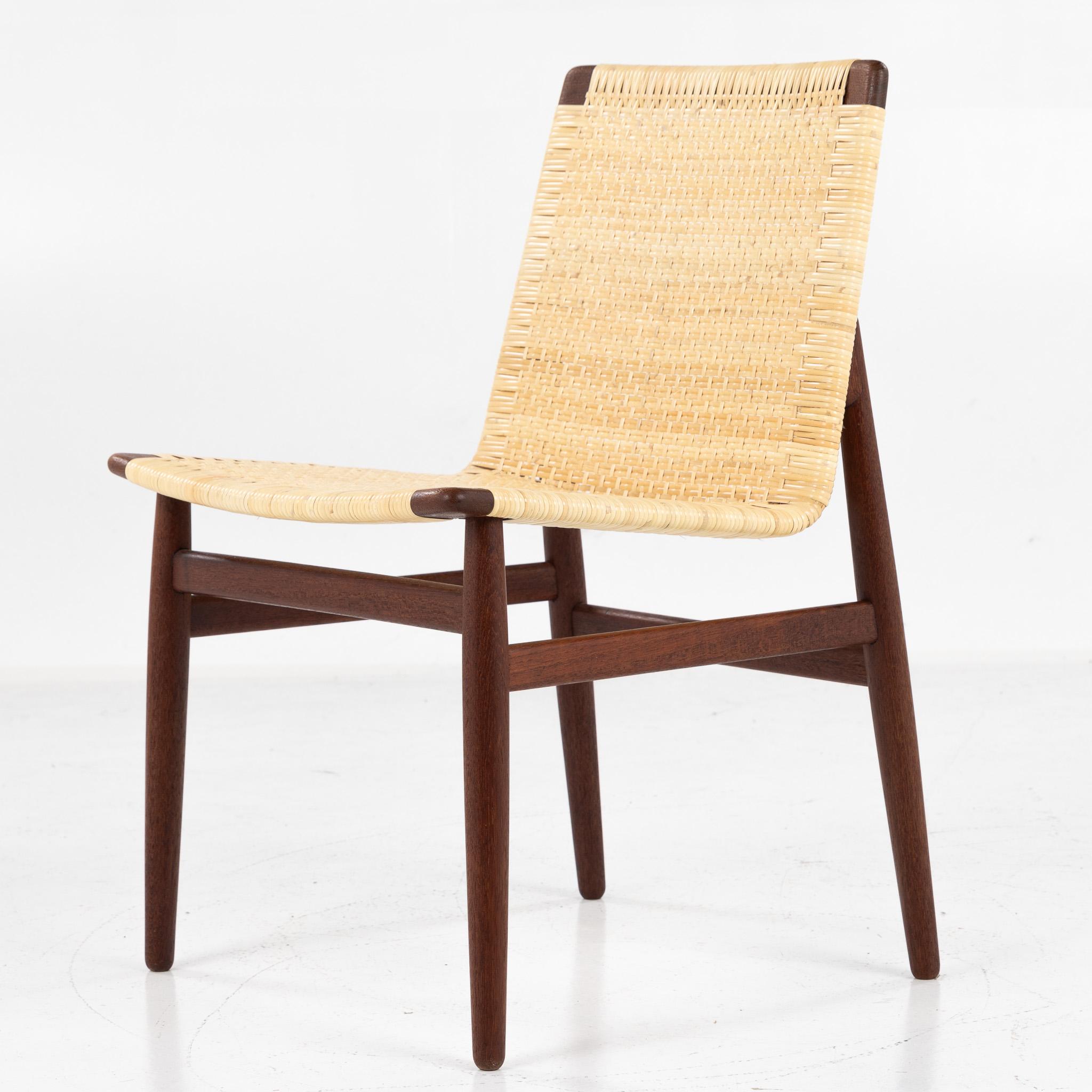 Mid-Century Modern Set of 8 rare dining chairs in teak by Jørgen Høj For Sale