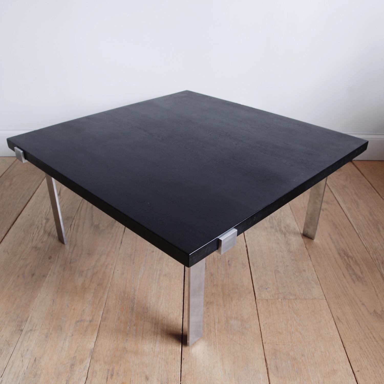 Mesa baja de acero y madera ebonizada Jørgen Høj Ebonizado en venta