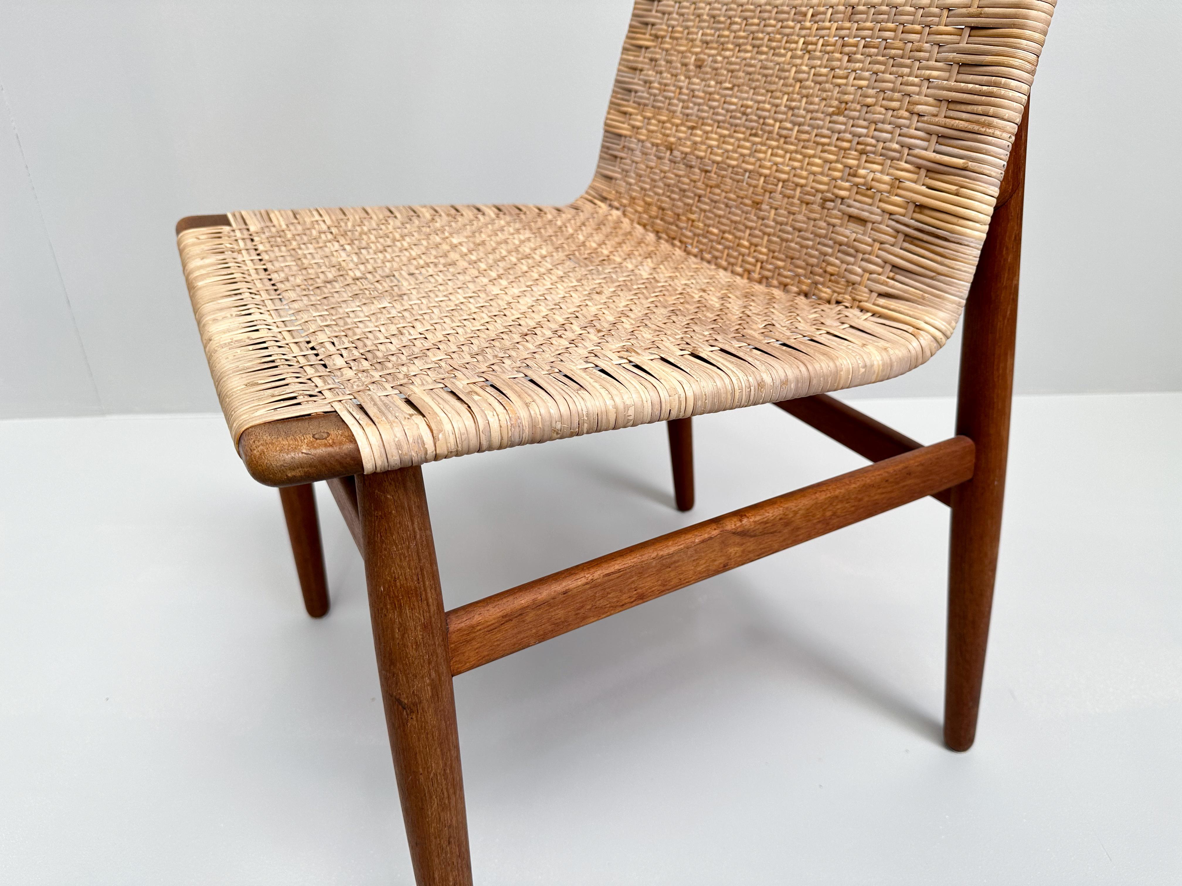Jørgen Høj Teak and Rattan Chair for Thorald Madsen, Denmark, 1950s In Good Condition For Sale In BERKEL EN RODENRIJS, NL