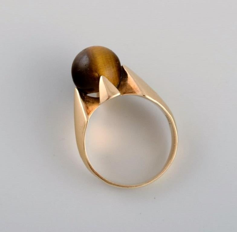 Bead Jørgen Larsen, Vintage Ring in 14 Carat Gold Adorned with Tiger's Eye