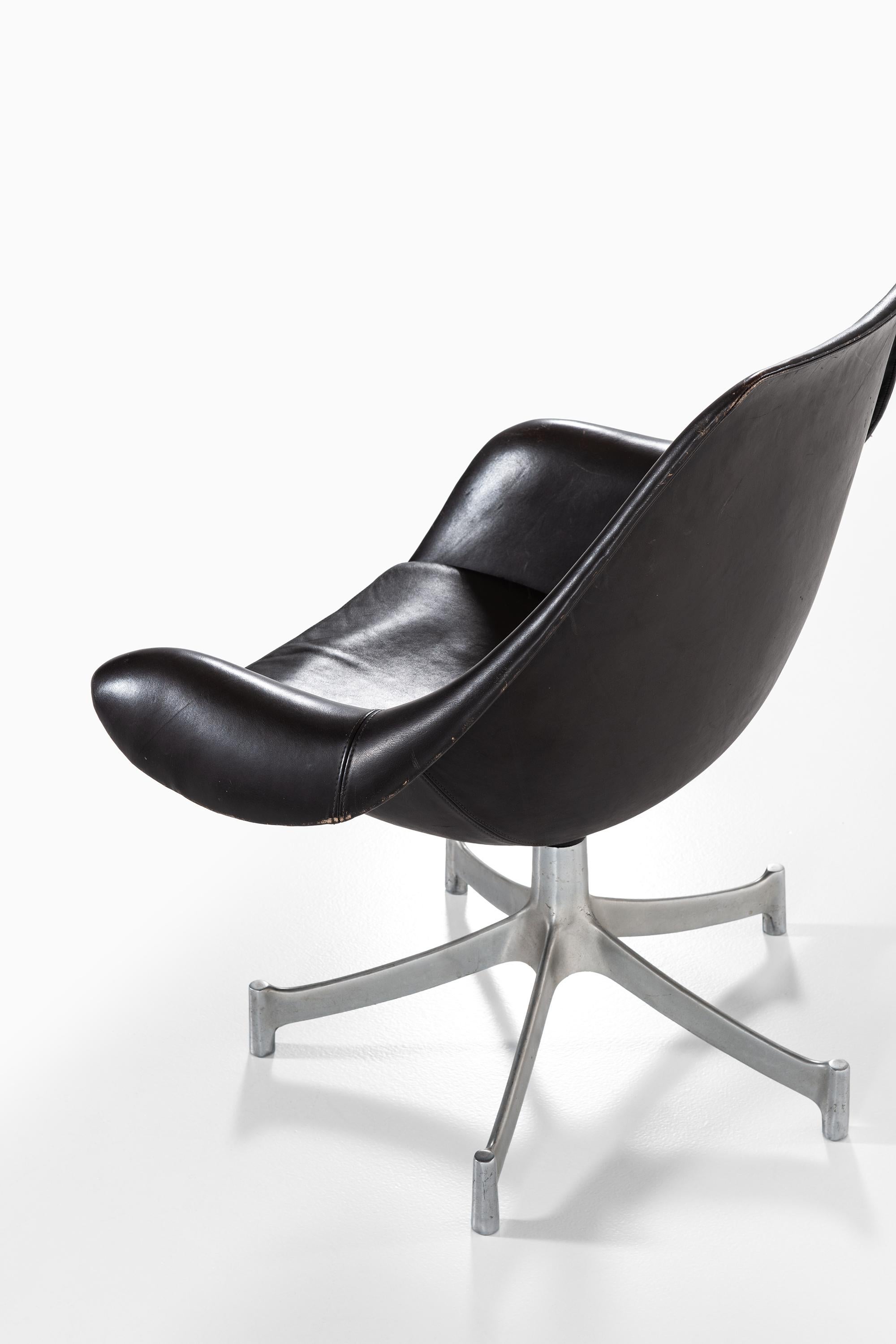 Scandinavian Modern Jørgen Lund & Ole Larsen easy chair produced by Bo-Ex in Denmark For Sale