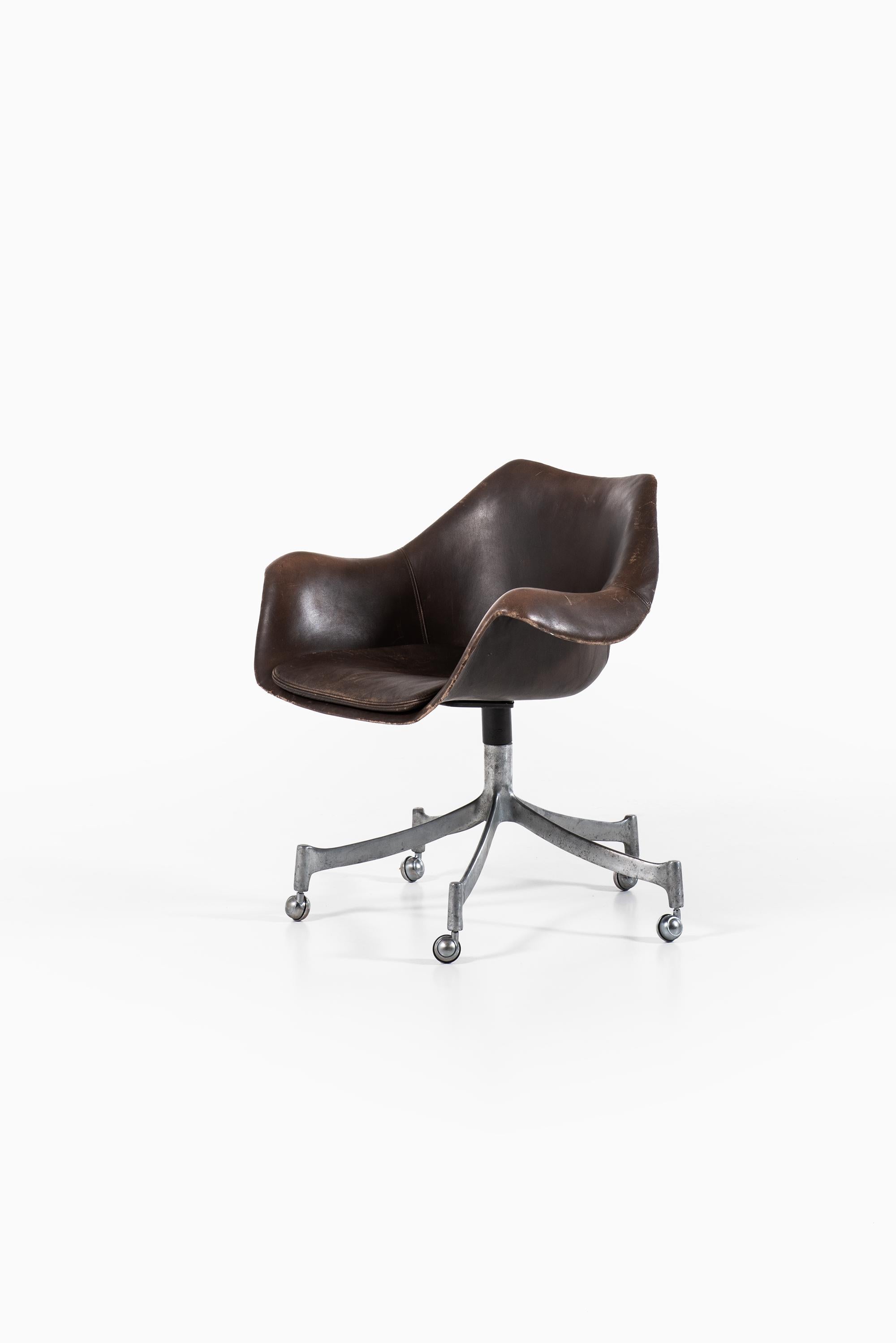 Rare office chair model 932 designed by Jørgen Lund & Ole Larsen. Produced by Bo-Ex in Denmark.

Only 1 left