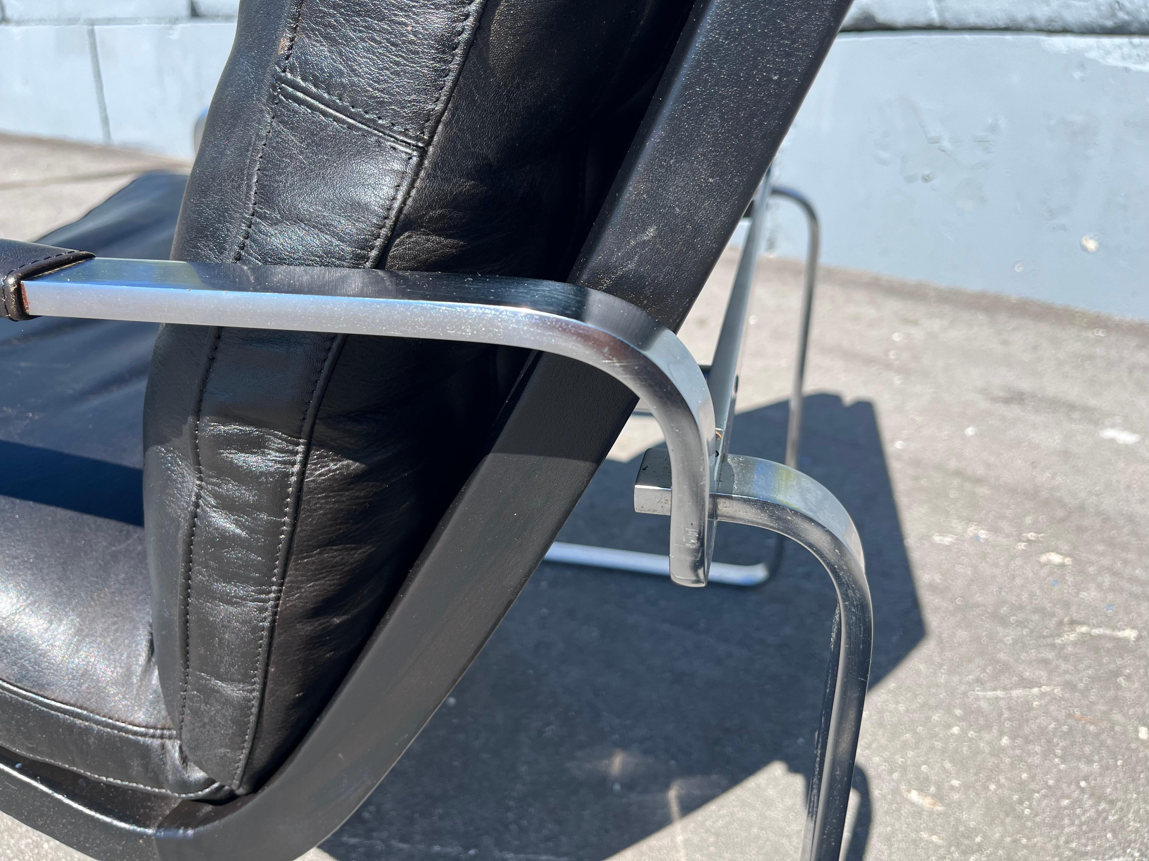 Jørgen Lund & Ole Larsen Loungesessel-Paar aus schwarzem Leder im Angebot 4