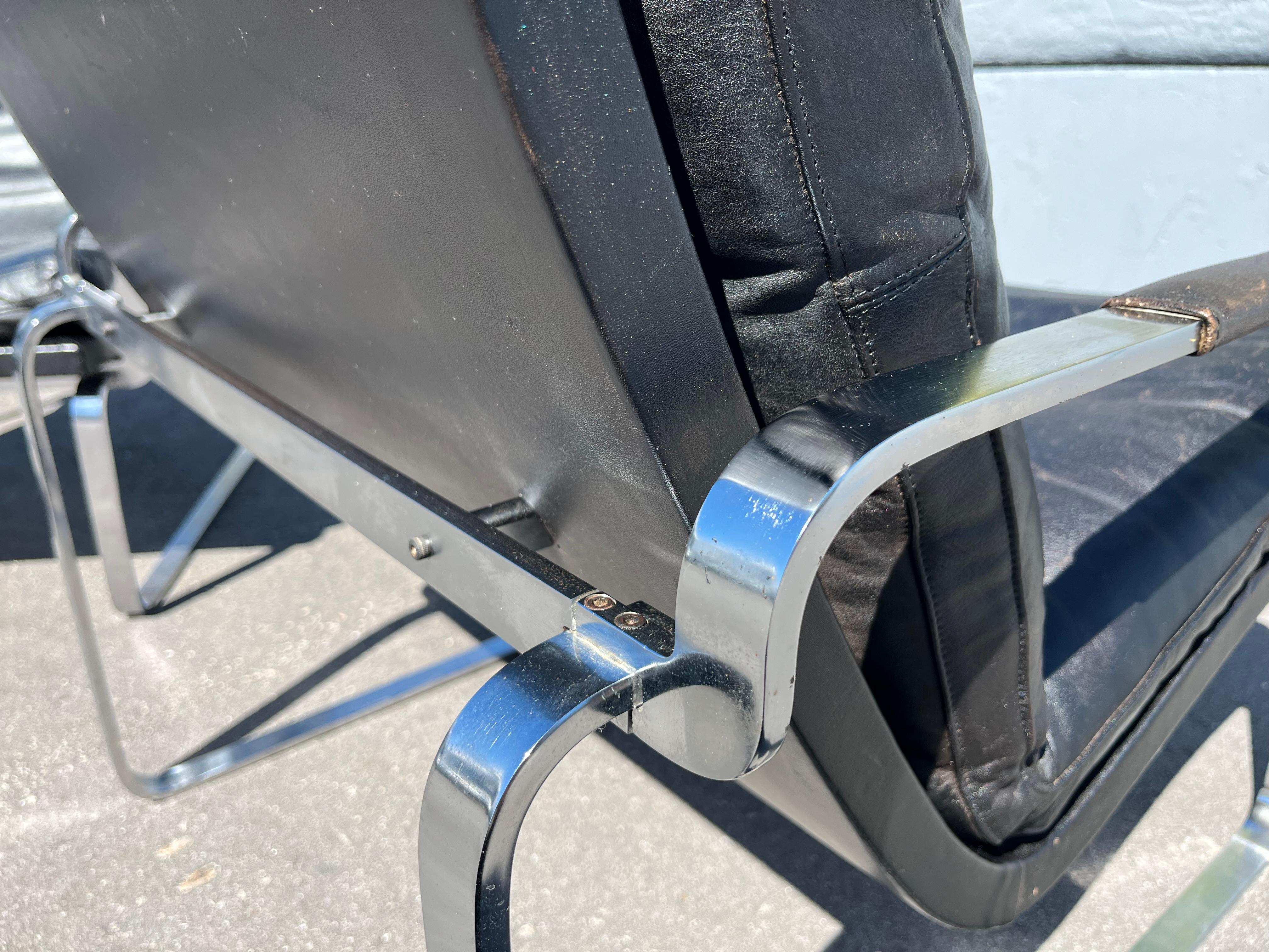 Jørgen Lund & Ole Larsen Loungesessel-Paar aus schwarzem Leder im Angebot 7