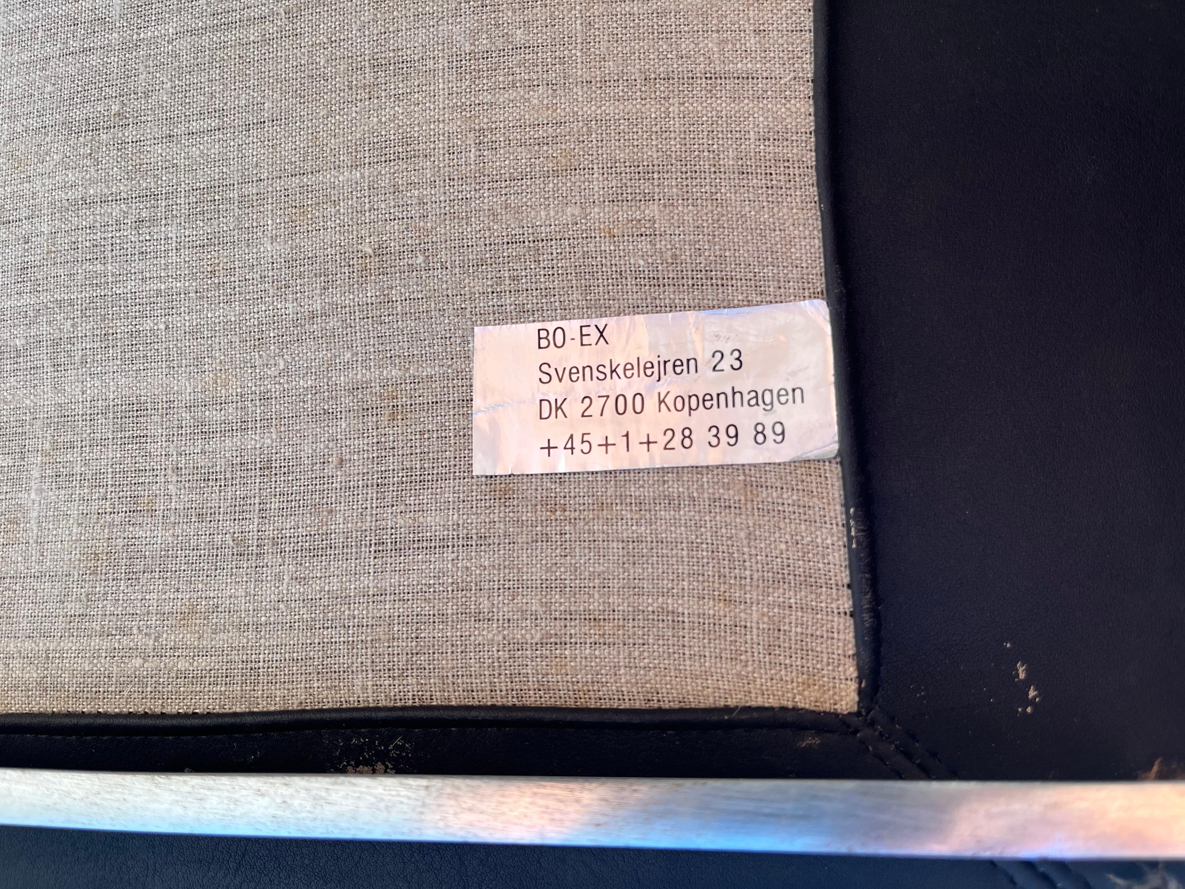 Jørgen Lund & Ole Larsen Loungesessel-Paar aus schwarzem Leder im Angebot 9