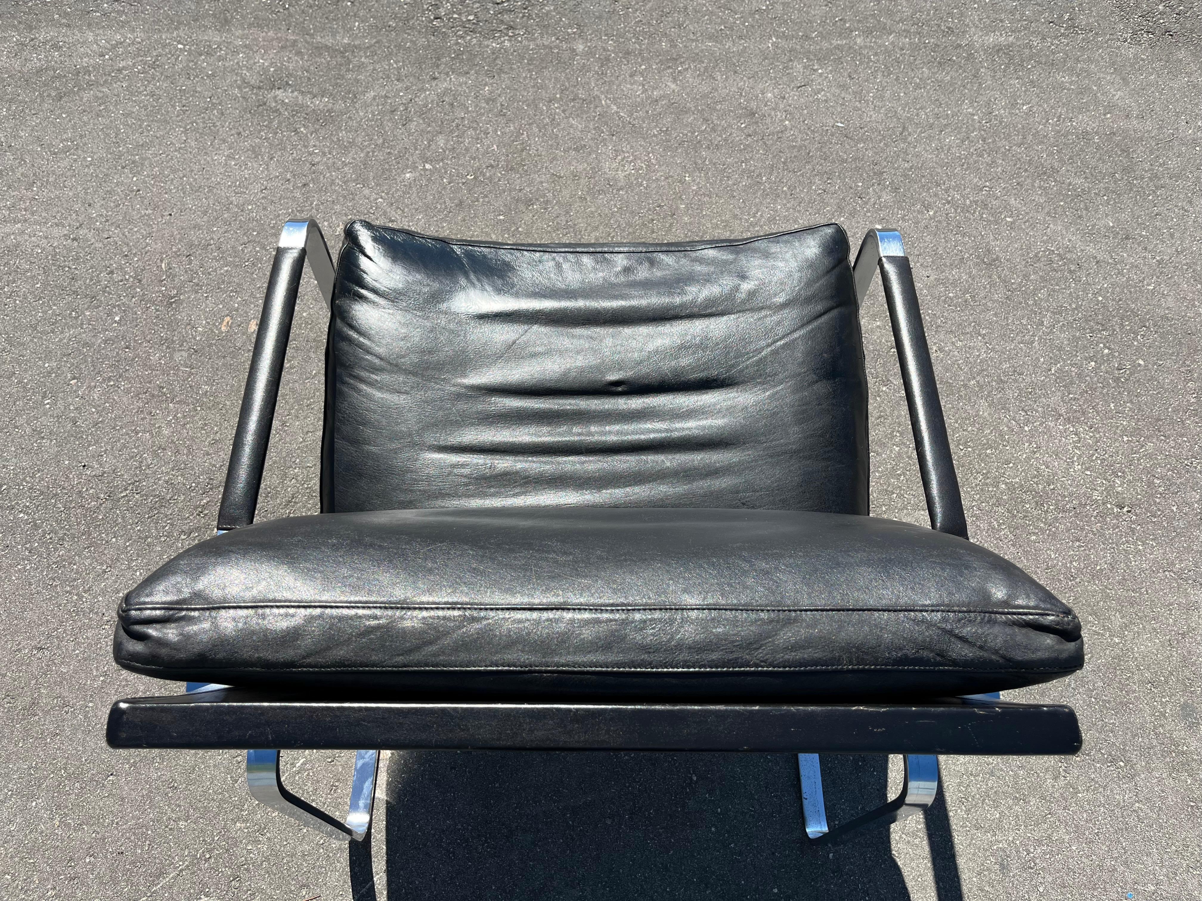 Jørgen Lund & Ole Larsen Loungesessel-Paar aus schwarzem Leder im Angebot 10