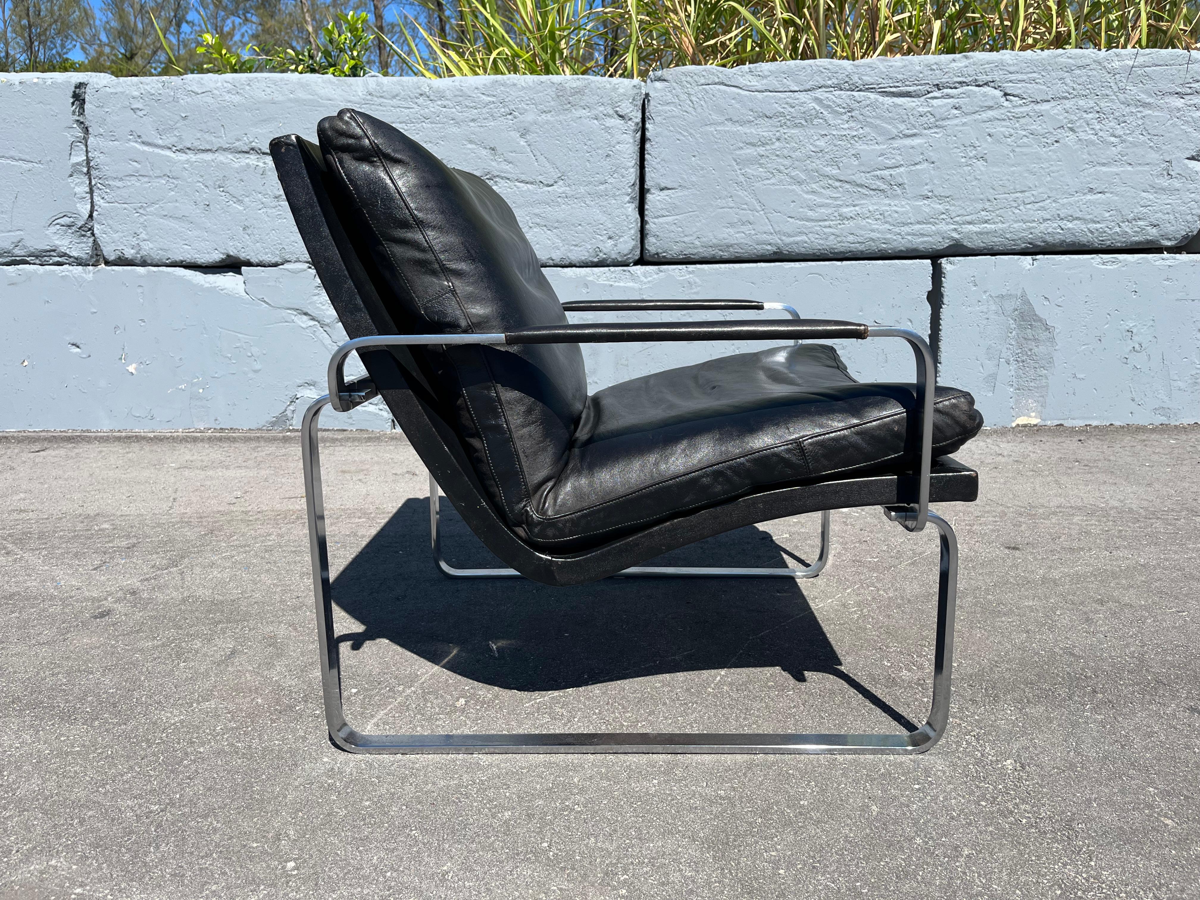 Jørgen Lund & Ole Larsen Loungesessel-Paar aus schwarzem Leder (Ende des 20. Jahrhunderts) im Angebot