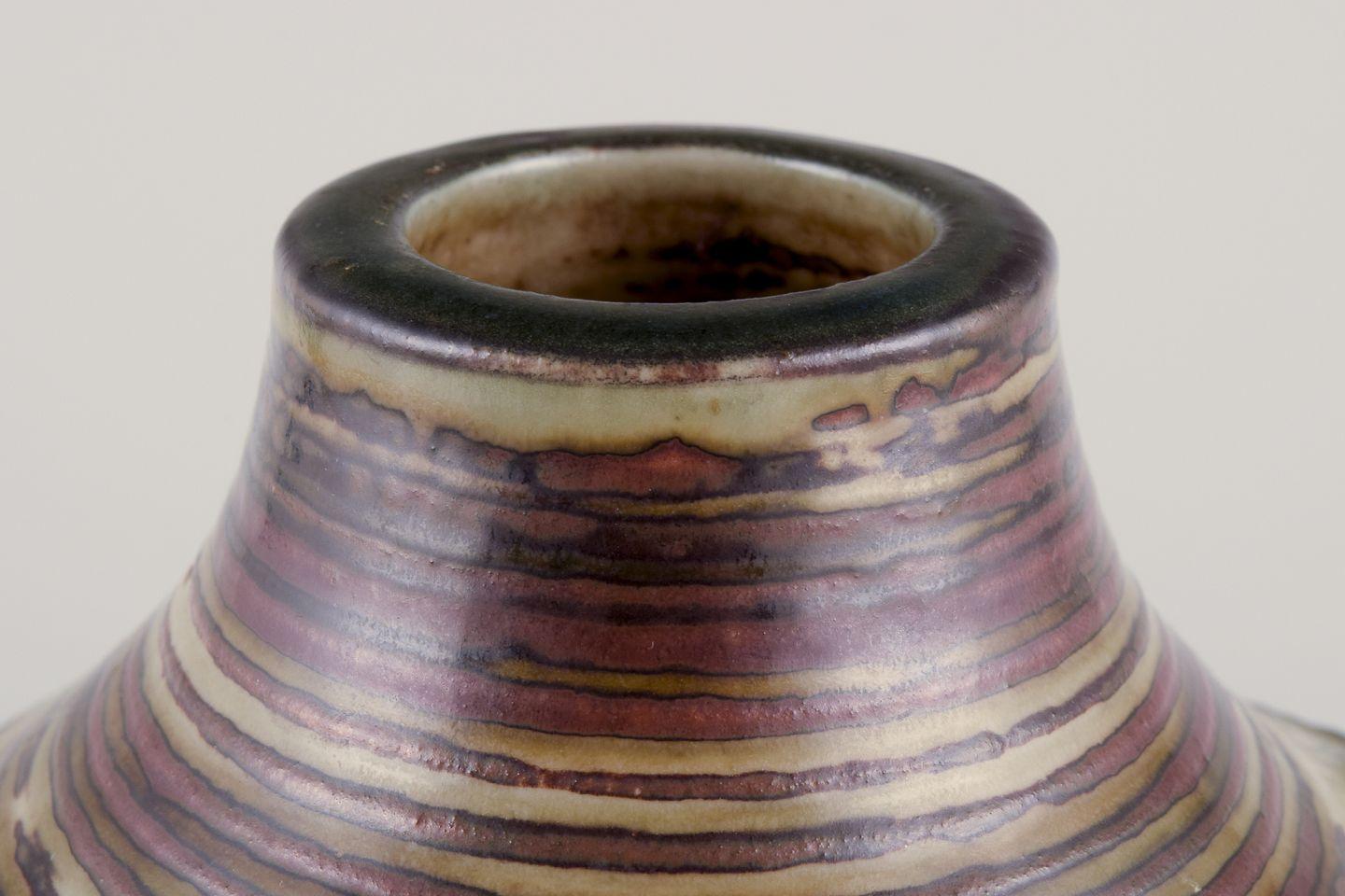 Jørgen Mogensen für Royal Copenhagen. Große runde Keramikvase. (Moderne) im Angebot