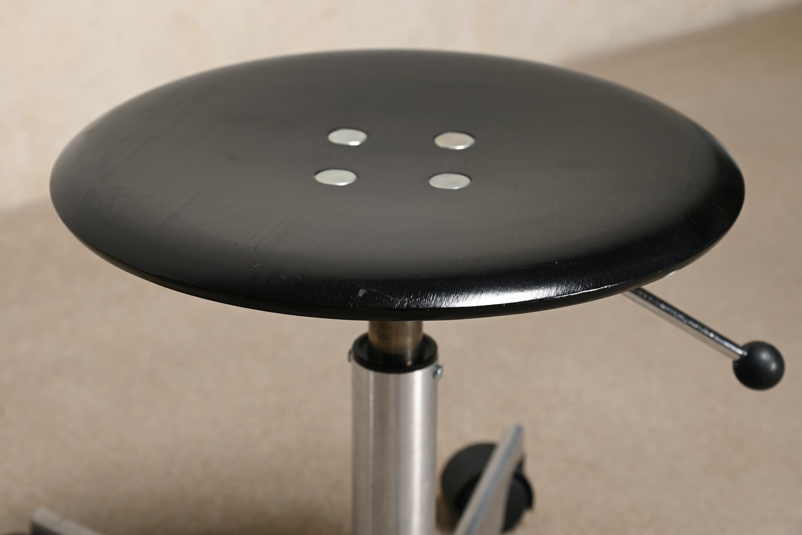 Jørgen Rasmussen Stool in Polished Aluminum and Black Plywood for Fritz Hansen In Good Condition In Amsterdam, NL
