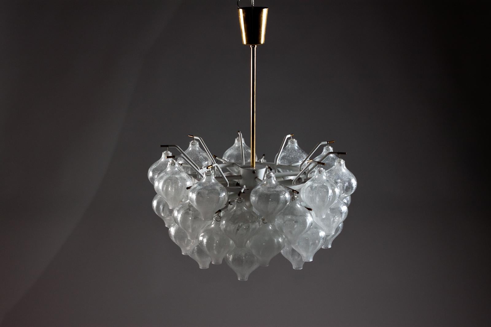 J.T. Kalmar 1960's Tulipan blown glass chandelier For Sale 5