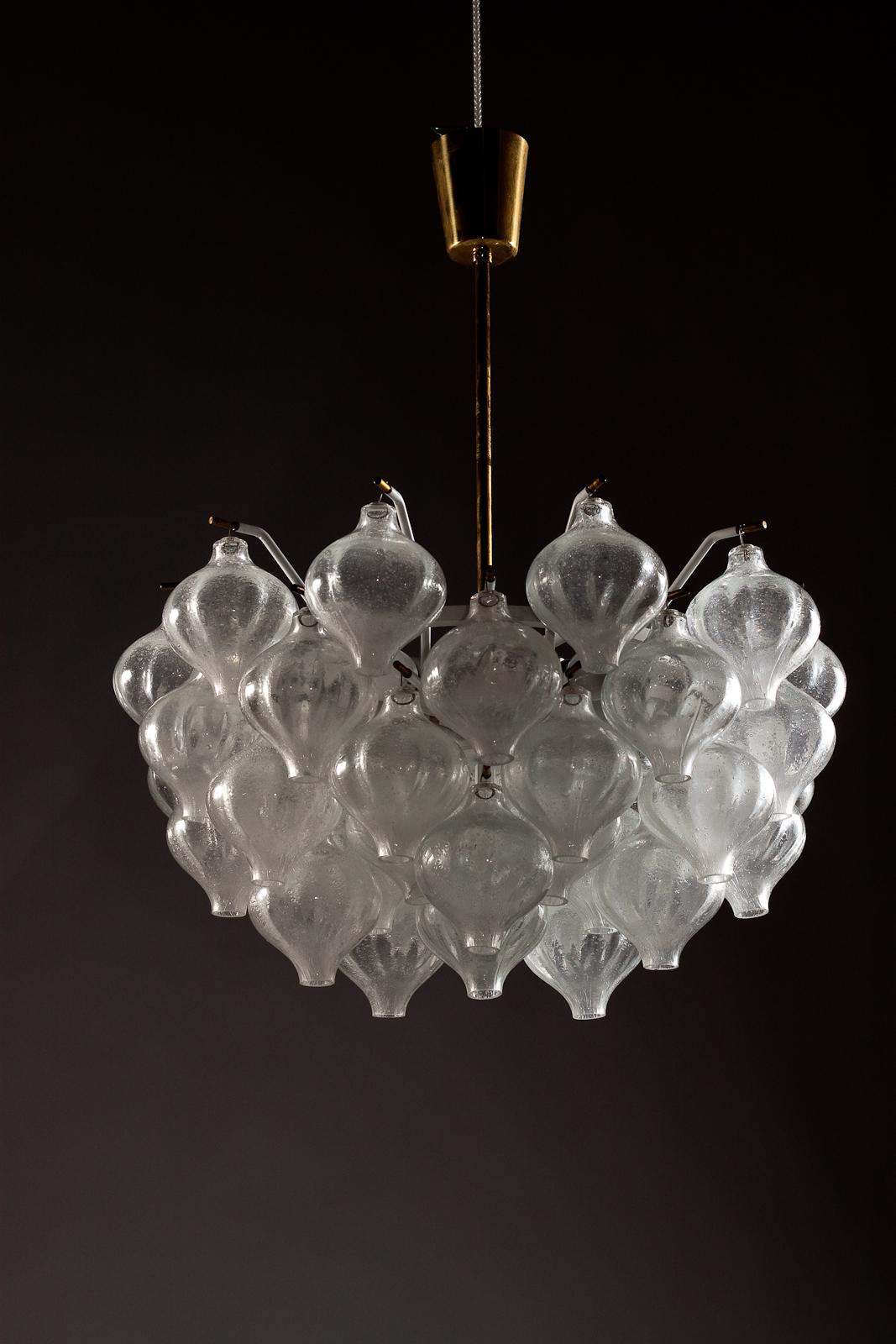 Brass J.T. Kalmar 1960's Tulipan blown glass chandelier For Sale