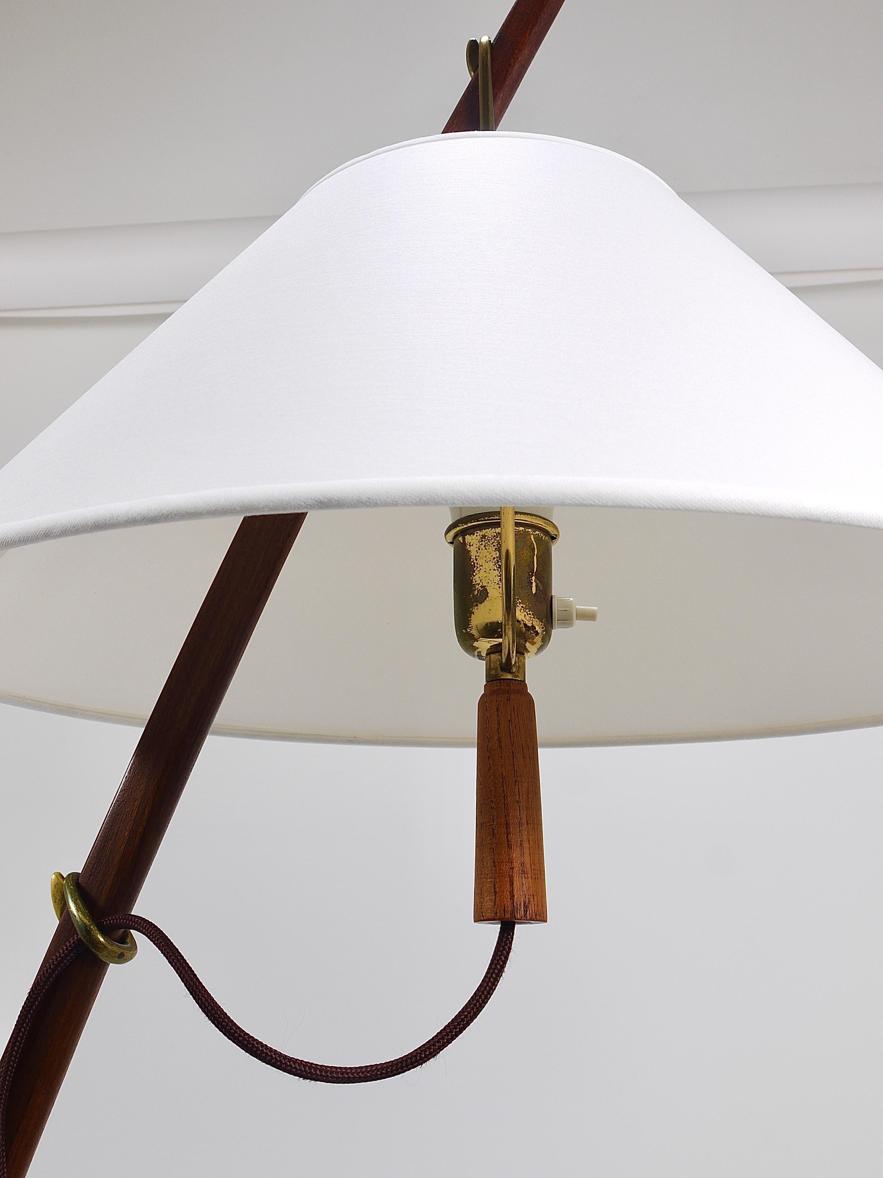 J.T. Kalmar 2x Dornstab Adjustable Floor Lamp, Brass, Walnut, Austria, 1950s For Sale 12