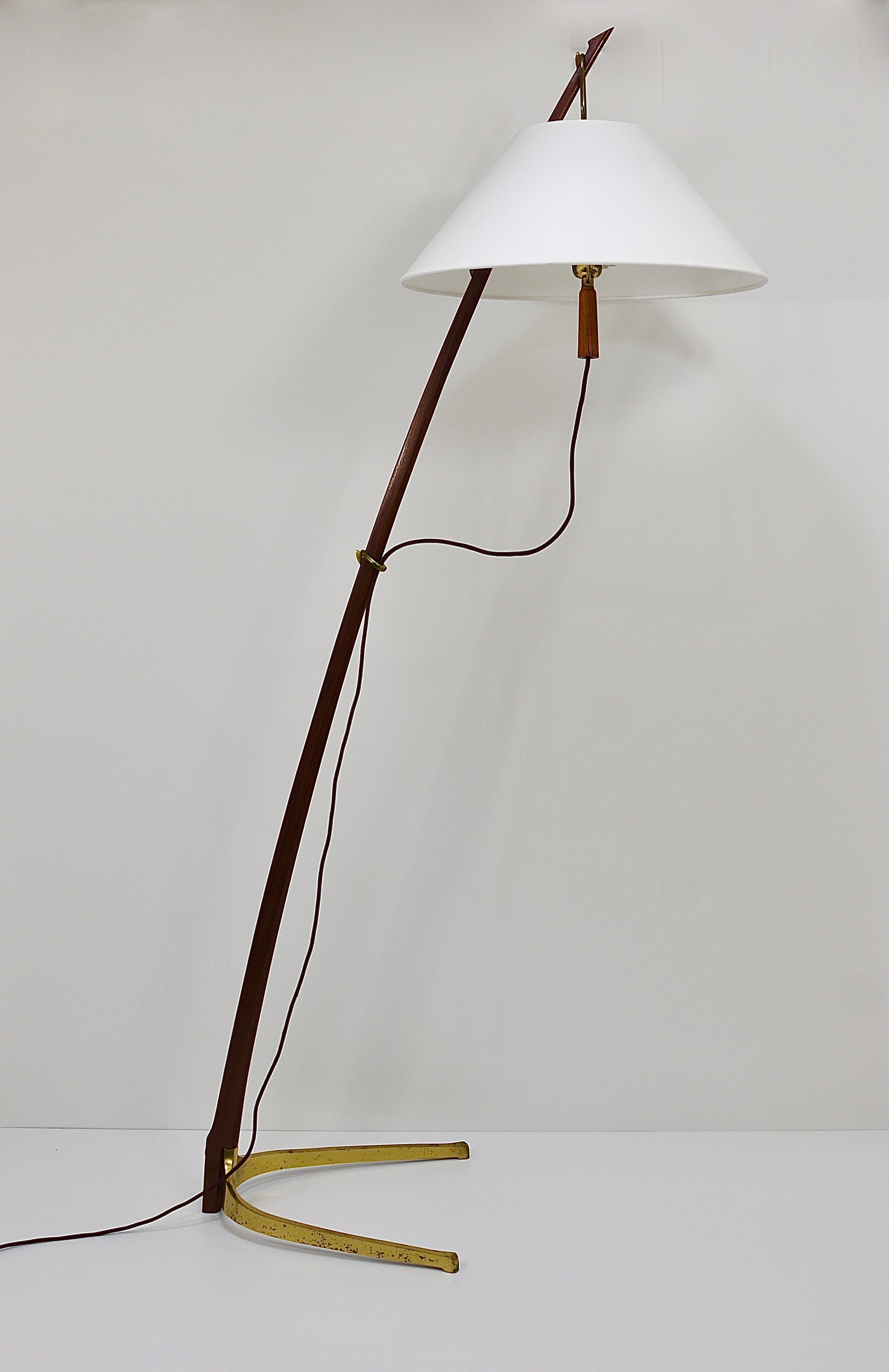 J.T. Kalmar 2x Dornstab Adjustable Floor Lamp, Brass, Walnut, Austria, 1950s For Sale 3