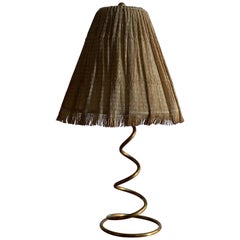 Lampe de table organique 'Attribution' de J.T. Kalmar:: laiton:: rotin:: Allemagne:: années 1950